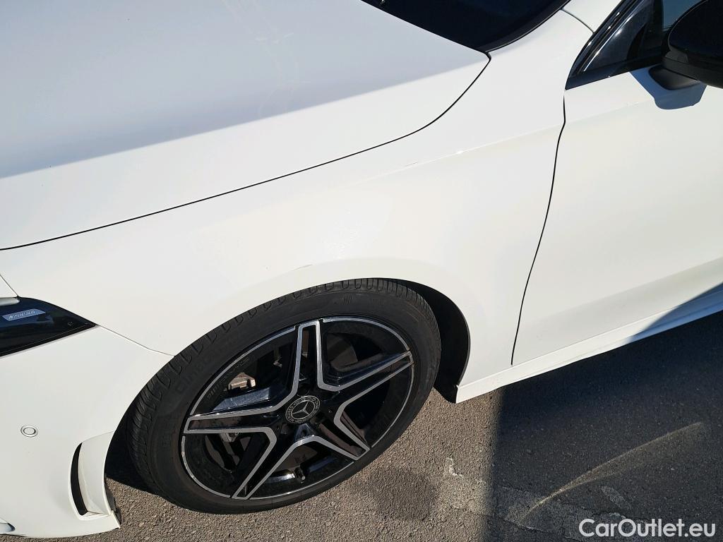  Mercedes  A-Klasse MERCEDES-BENZ Clase A / 2018 / 5P / berlina con portón A 200 #25