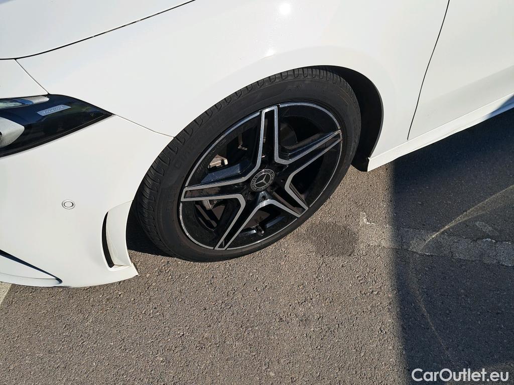  Mercedes  A-Klasse MERCEDES-BENZ Clase A / 2018 / 5P / berlina con portón A 200 #9