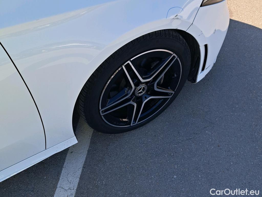  Mercedes  A-Klasse MERCEDES-BENZ Clase A / 2018 / 5P / berlina con portón A 200 #13
