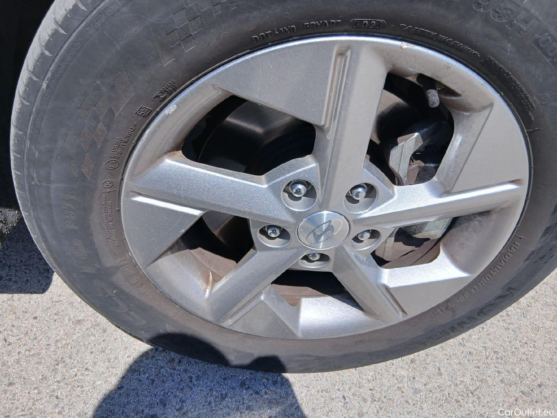  Hyundai  Konna HYUNDAI Kona / 2023 / 5P / todoterreno 1.6 GDI HEV Maxx DCT #4