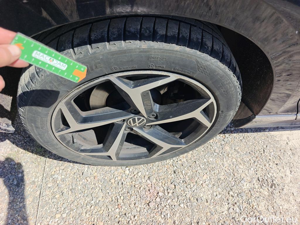  Volkswagen  Passat VOLKSWAGEN  / 2019 / 4P / sedán R-Line 2.0 TDI 110kW (150CV) #8