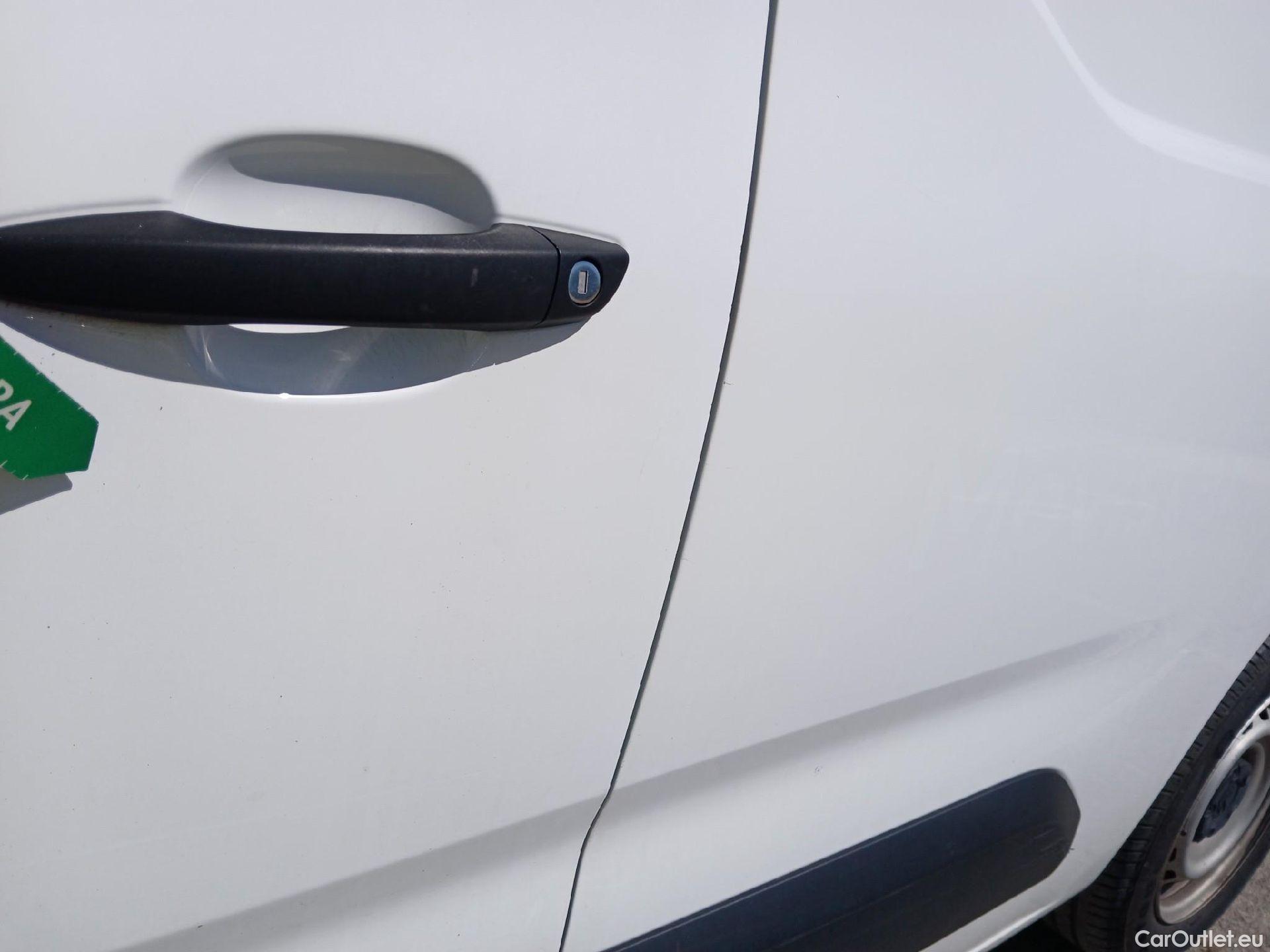  Citroen  Berlingo CITROEN  / 2018 / 4P / furgón derivado de turismo Talla M BlueHDi 100 CLUB #26