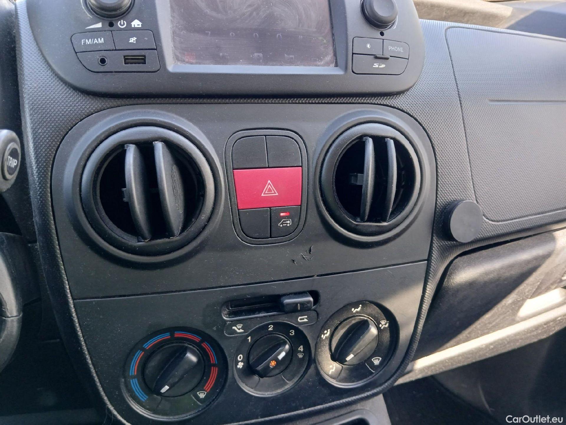  Fiat  Fiorino FIAT  / 2016 / 3P / furgón derivado de turismo Cargo Base 1.3 Mjet 59kW (80CV) E6 #12