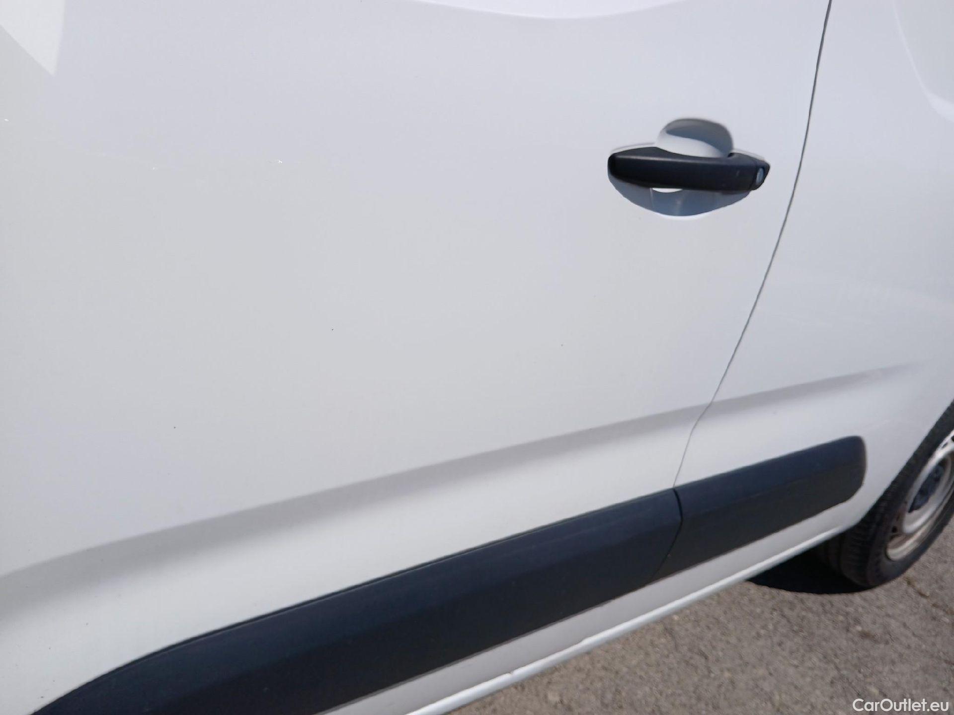  Citroen  Berlingo CITROEN  / 2018 / 4P / furgón derivado de turismo Talla M BlueHDi 100 CLUB #25