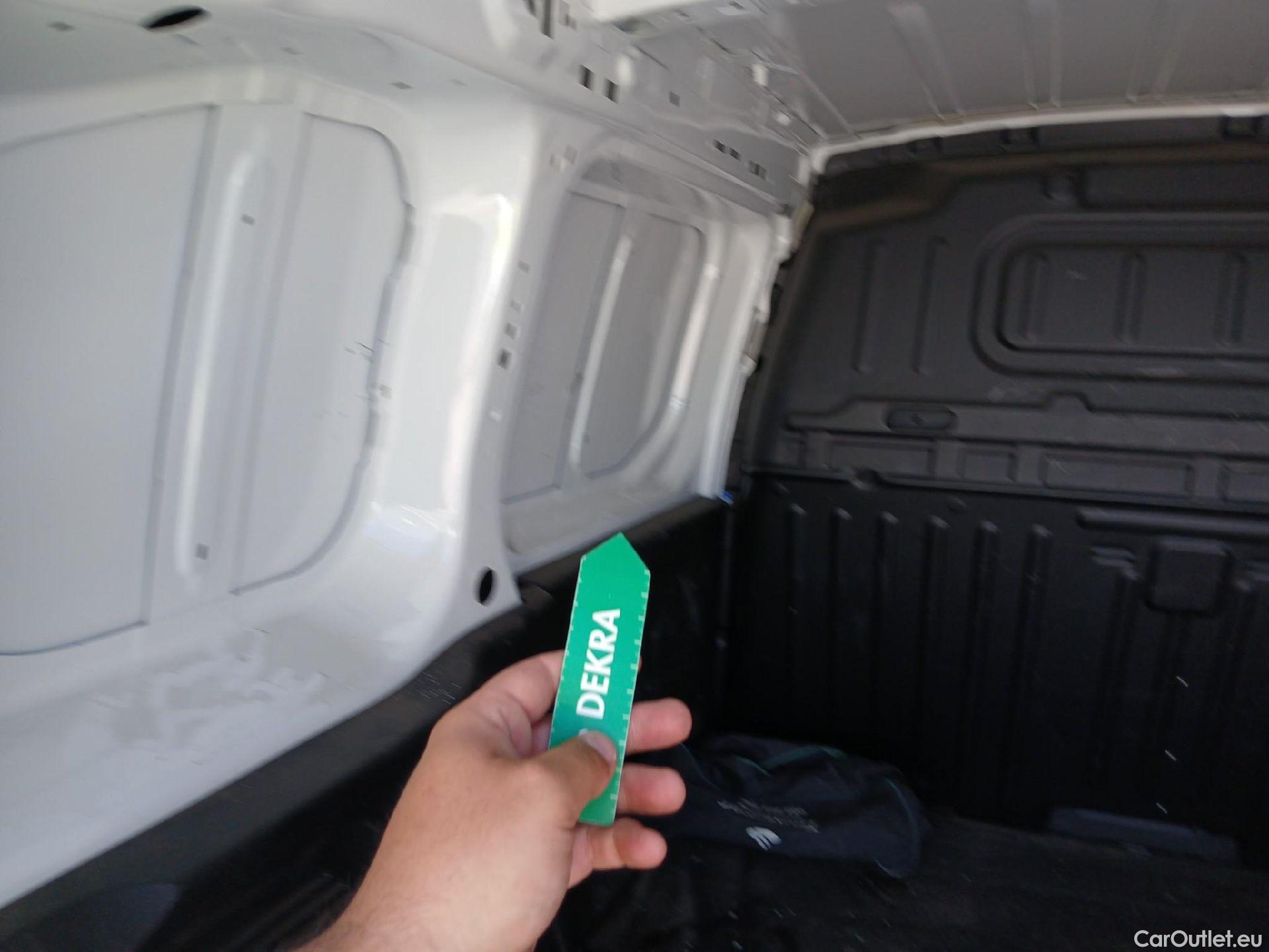  Citroen  Berlingo CITROEN  / 2018 / 4P / furgón derivado de turismo Talla M BlueHDi 100 CLUB #4