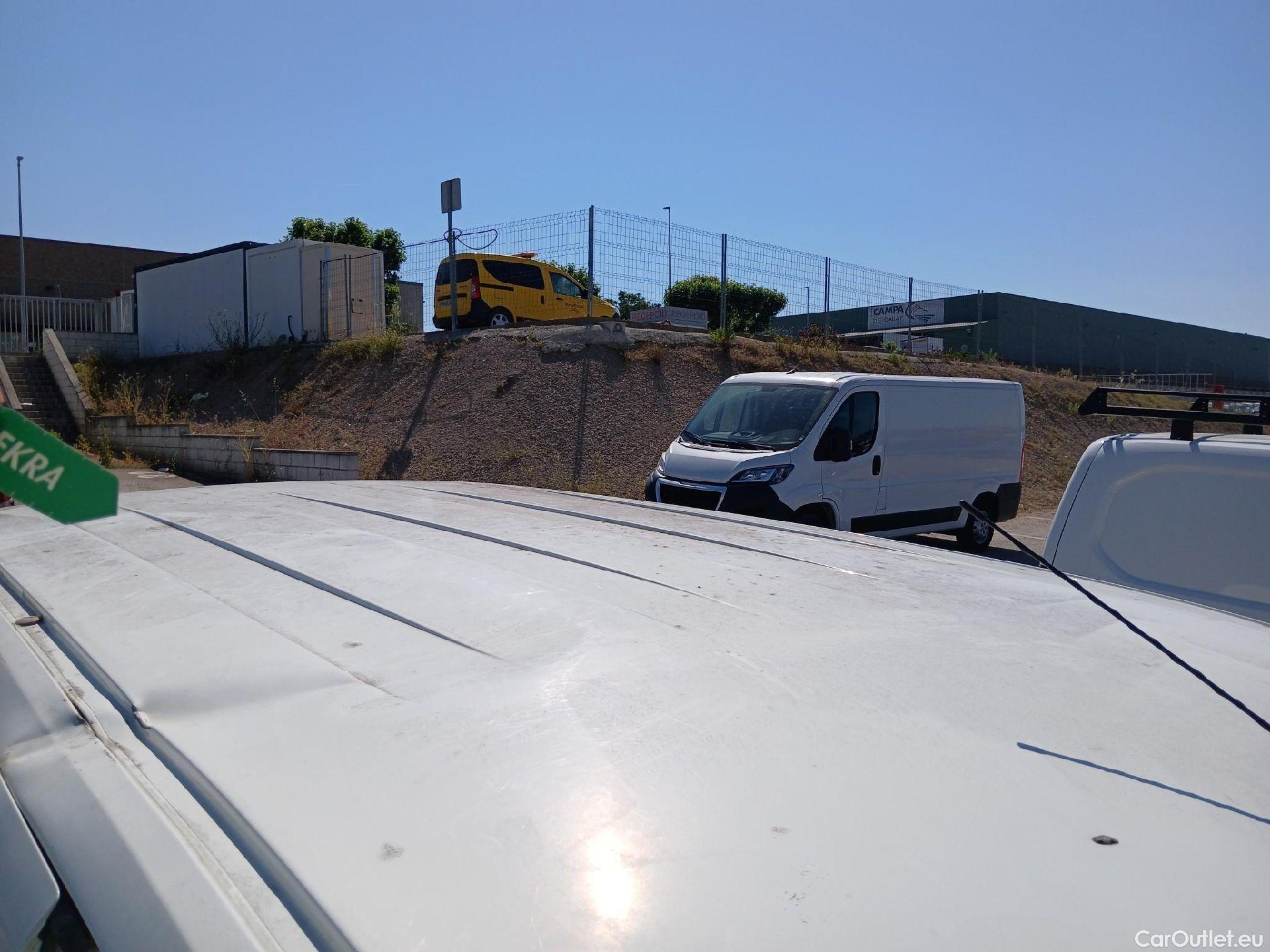  Fiat  Fiorino FIAT  / 2016 / 3P / furgón derivado de turismo Cargo Base 1.3 Mjet 59kW (80CV) E6 #81