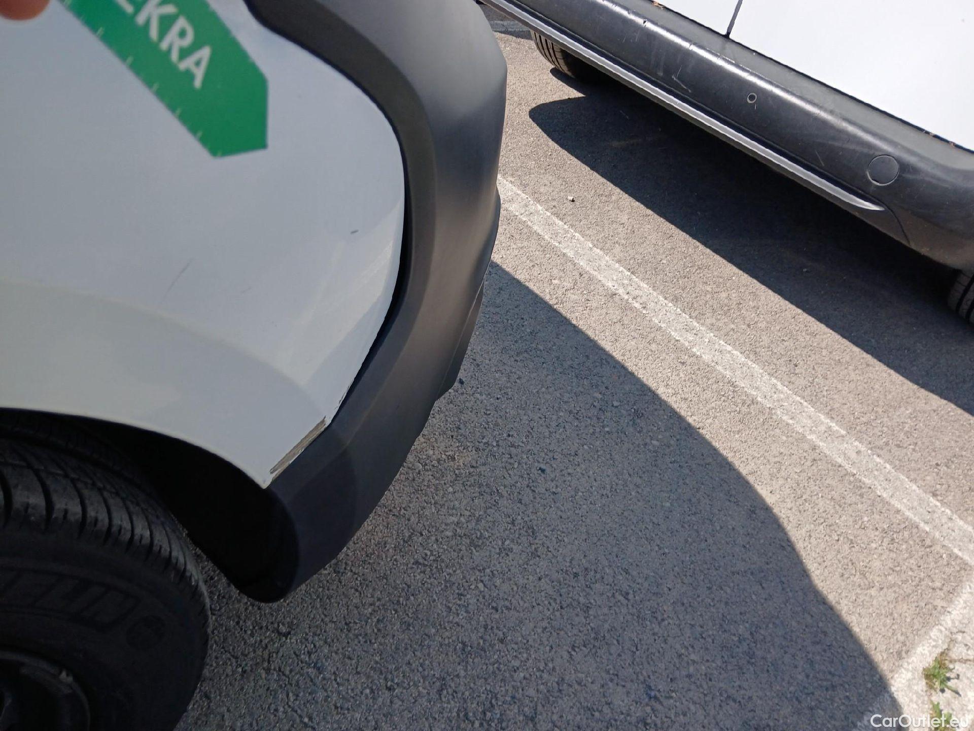  Fiat  Fiorino FIAT  / 2016 / 3P / furgón derivado de turismo Cargo Base 1.3 Mjet 59kW (80CV) E6 #72