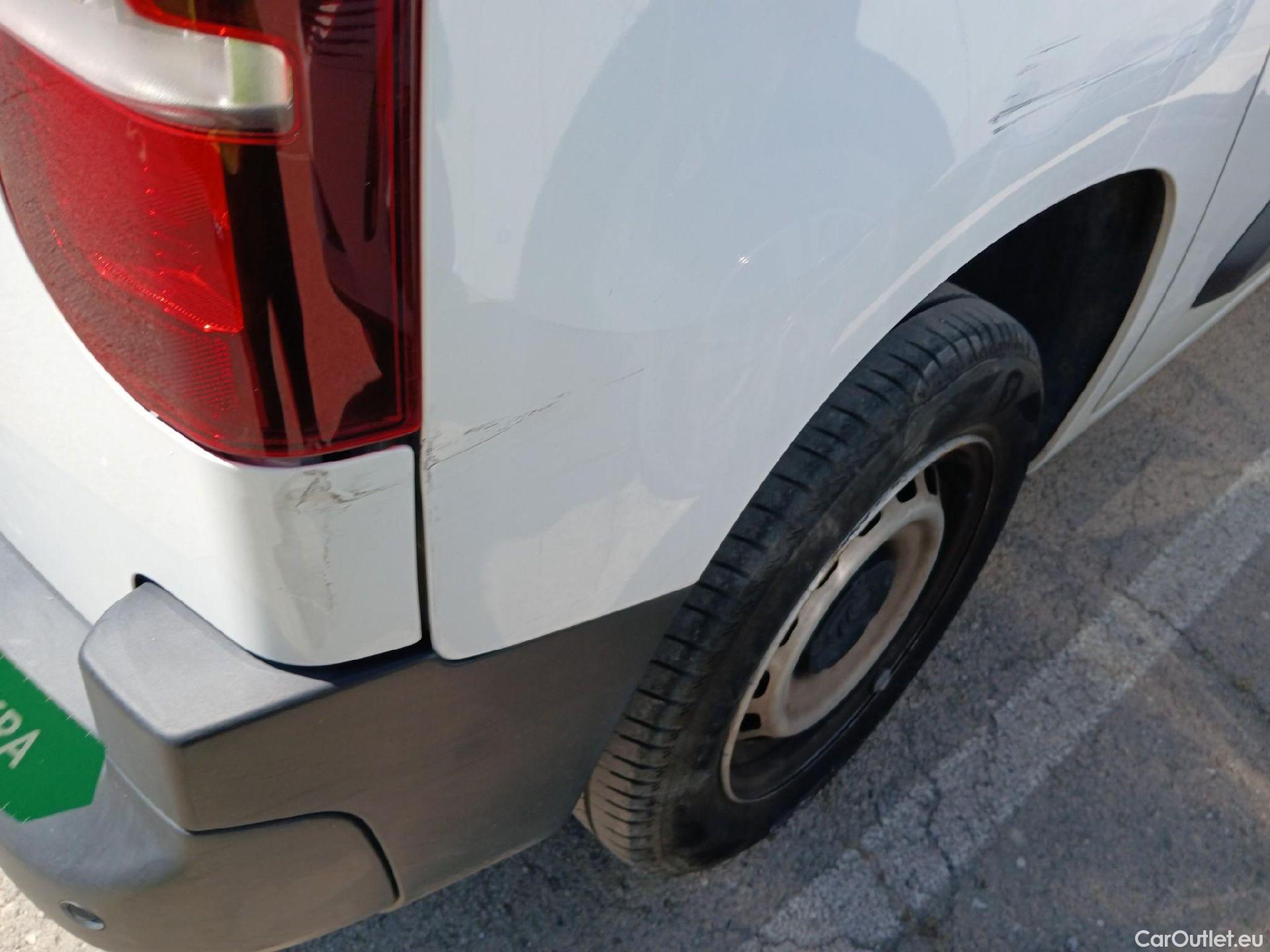  Citroen  Berlingo CITROEN  / 2018 / 4P / furgón derivado de turismo Talla M BlueHDi 100 CLUB #50