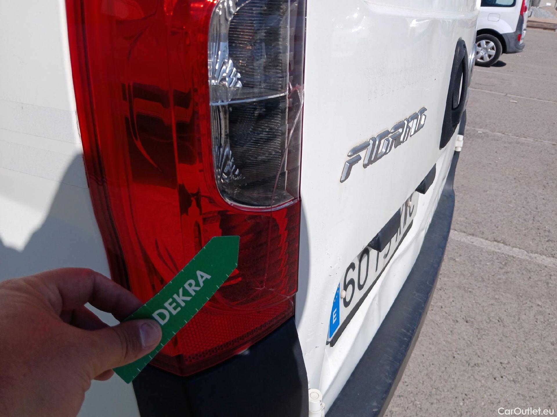  Fiat  Fiorino FIAT  / 2016 / 3P / furgón derivado de turismo Cargo Base 1.3 Mjet 59kW (80CV) E6 #52