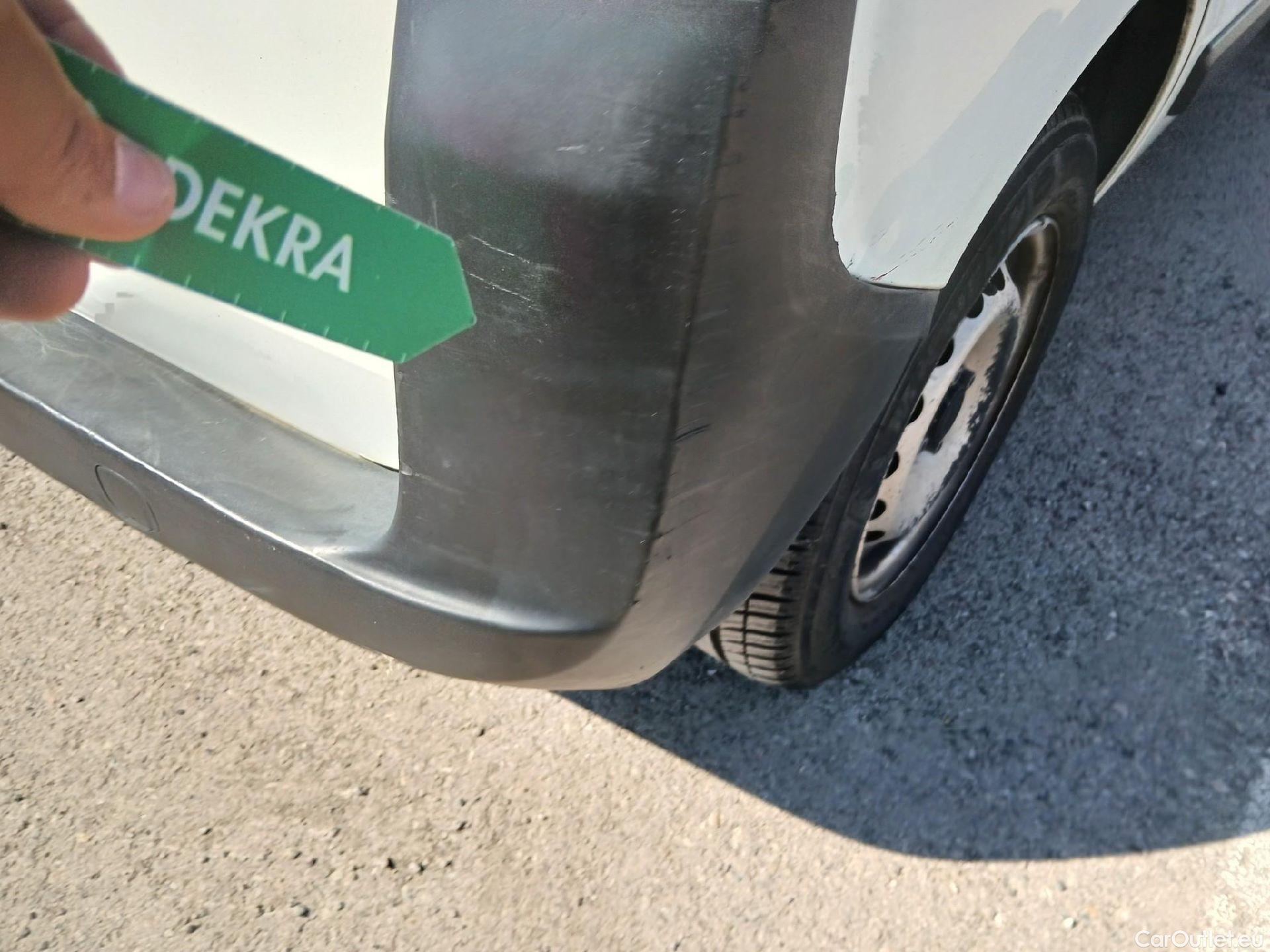  Fiat  Fiorino FIAT  / 2016 / 3P / furgón derivado de turismo Cargo Base 1.3 Mjet 59kW (80CV) E6 #56