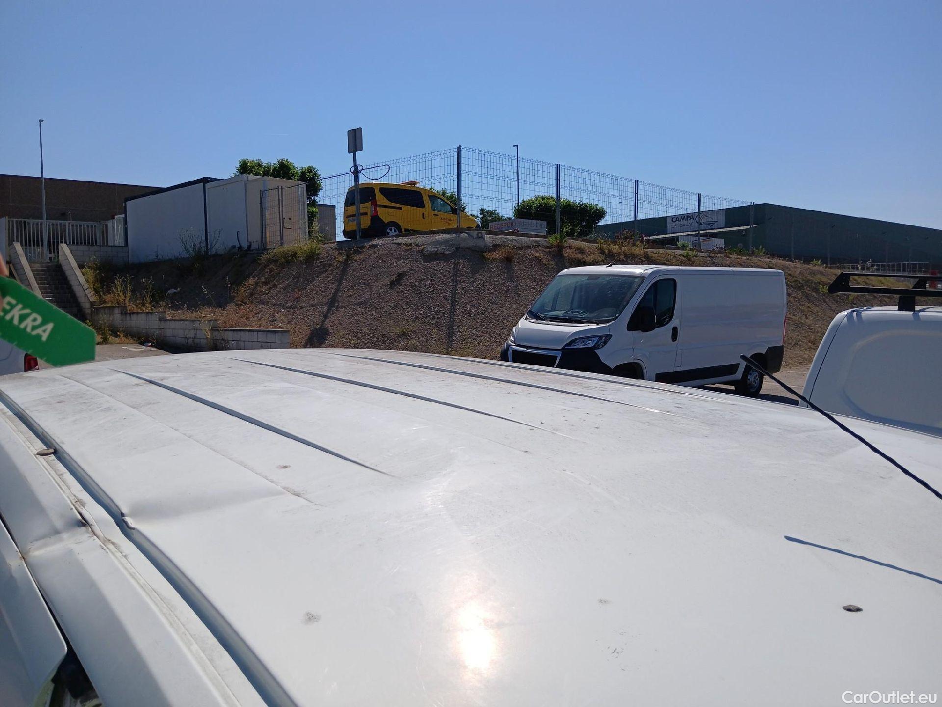 Fiat  Fiorino FIAT  / 2016 / 3P / furgón derivado de turismo Cargo Base 1.3 Mjet 59kW (80CV) E6 #78
