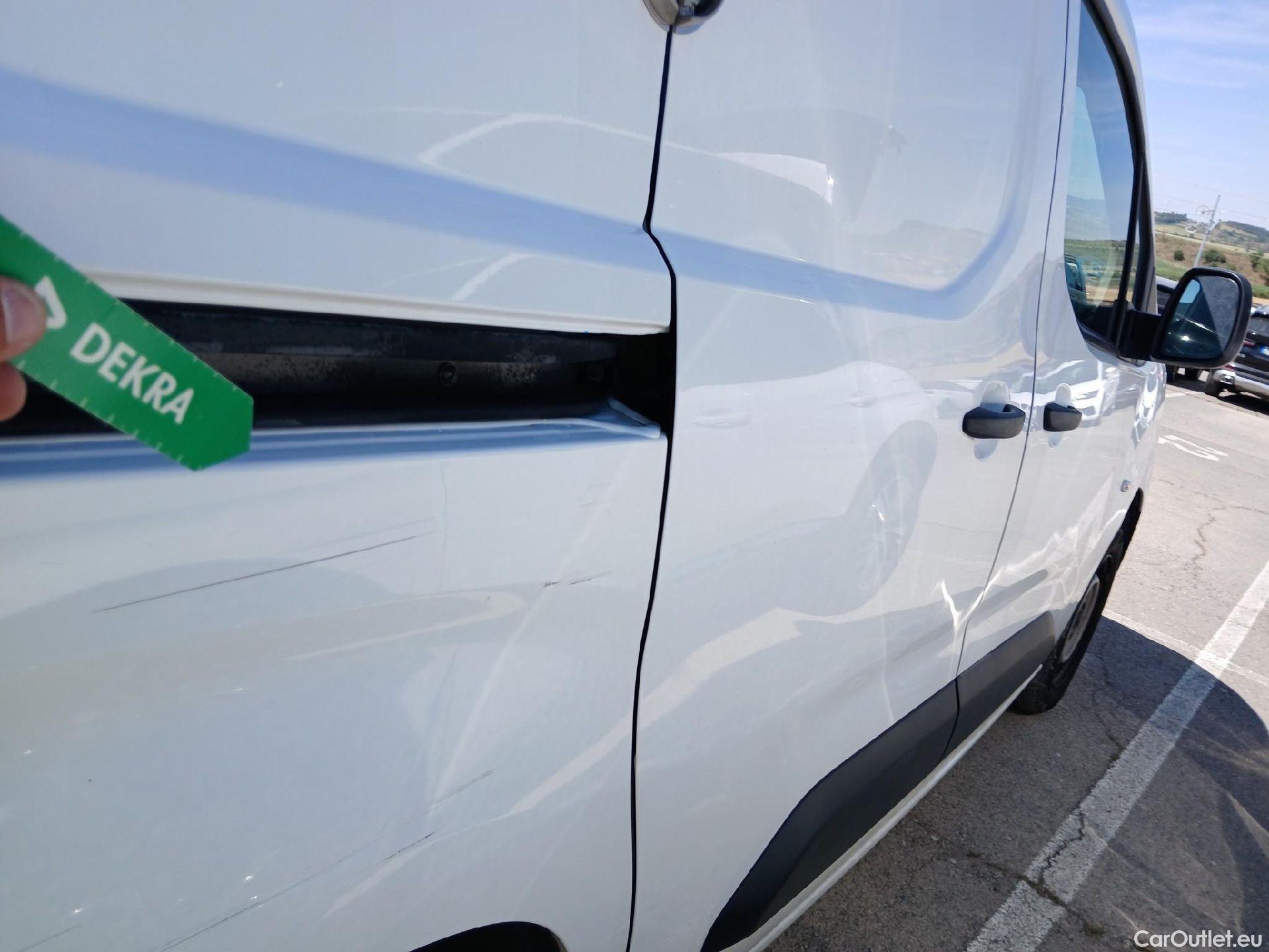  Citroen  Berlingo CITROEN  / 2018 / 4P / furgón derivado de turismo Talla M BlueHDi 100 CLUB #52