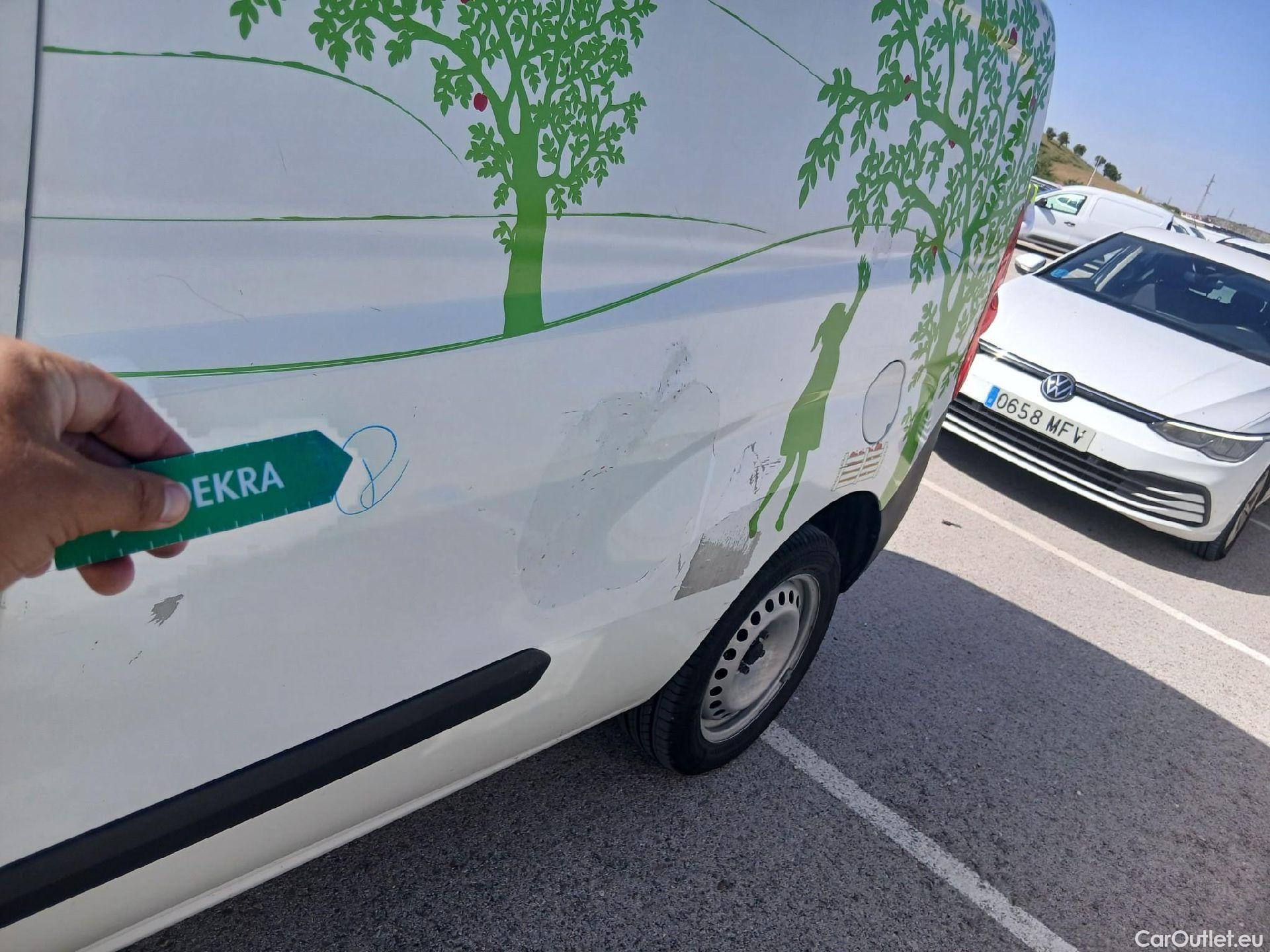  Fiat  Doblo FIAT Doblò Cargo/2015/4P/furgón derivado de turismo Cargo Maxi Base Plus 1.4 Tjet 89kW GNC #21