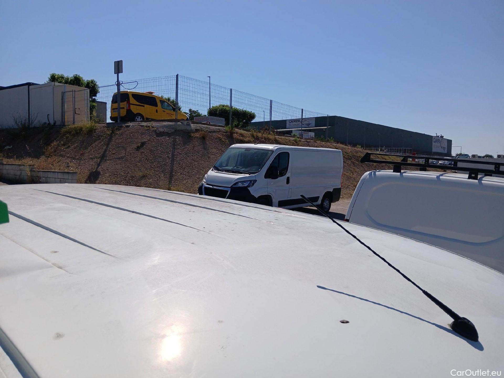  Fiat  Fiorino FIAT  / 2016 / 3P / furgón derivado de turismo Cargo Base 1.3 Mjet 59kW (80CV) E6 #80