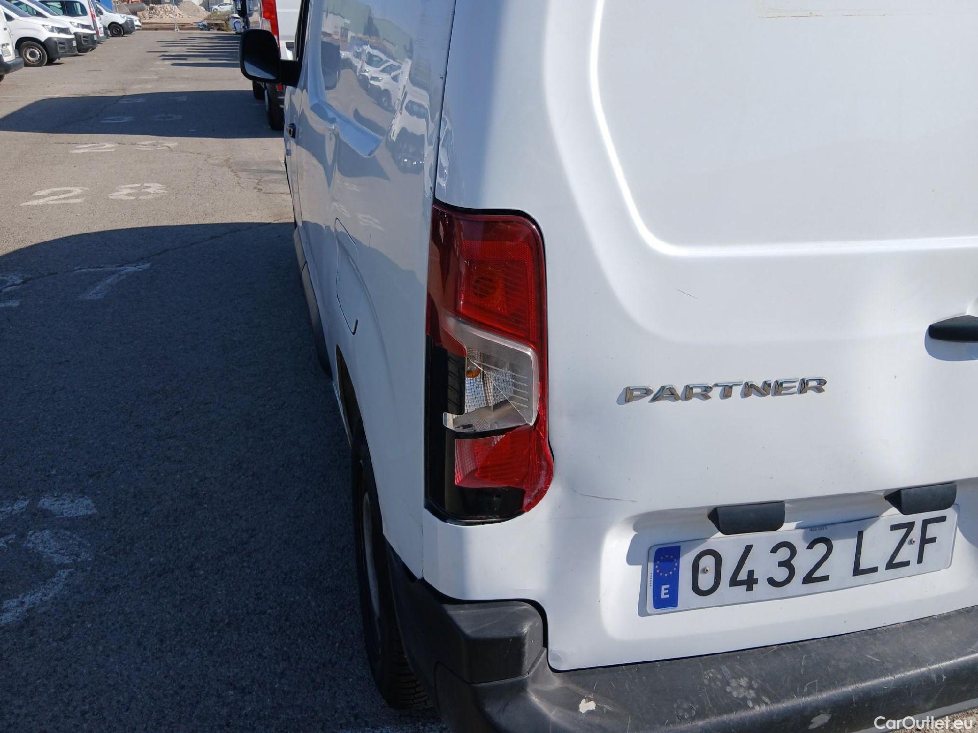  Peugeot  Partner PEUGEOT  / 2018 / 3P / furgón derivado de turismo Pro Standard 600kg BlueHDi 73kW #22