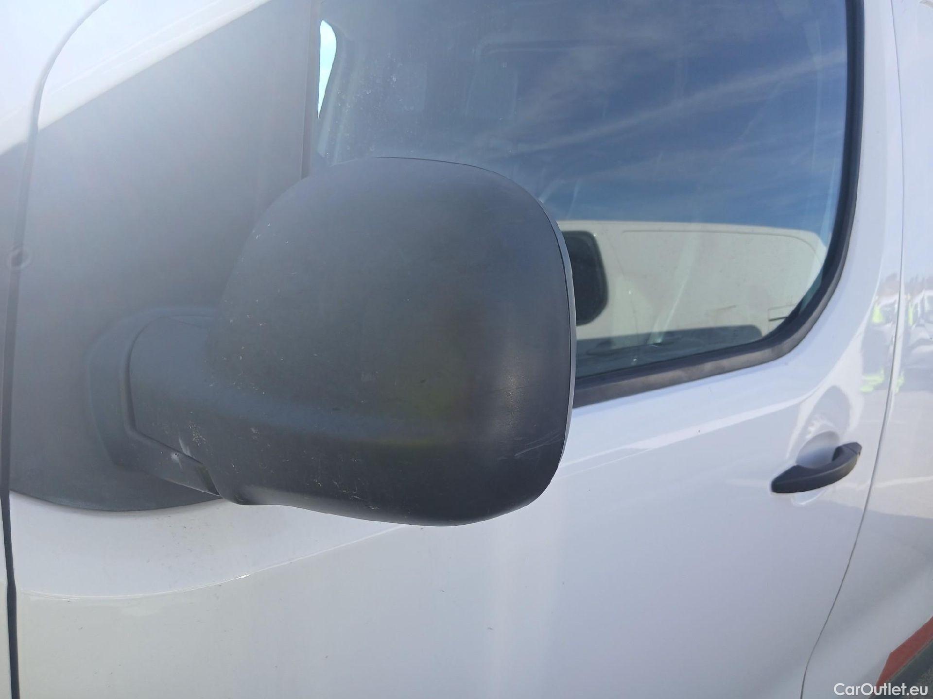  Peugeot  Expert PEUGEOT  / 2016 / 4P / furgón Furgón Pro BlueHDi 85KW (115CV) Standard #31