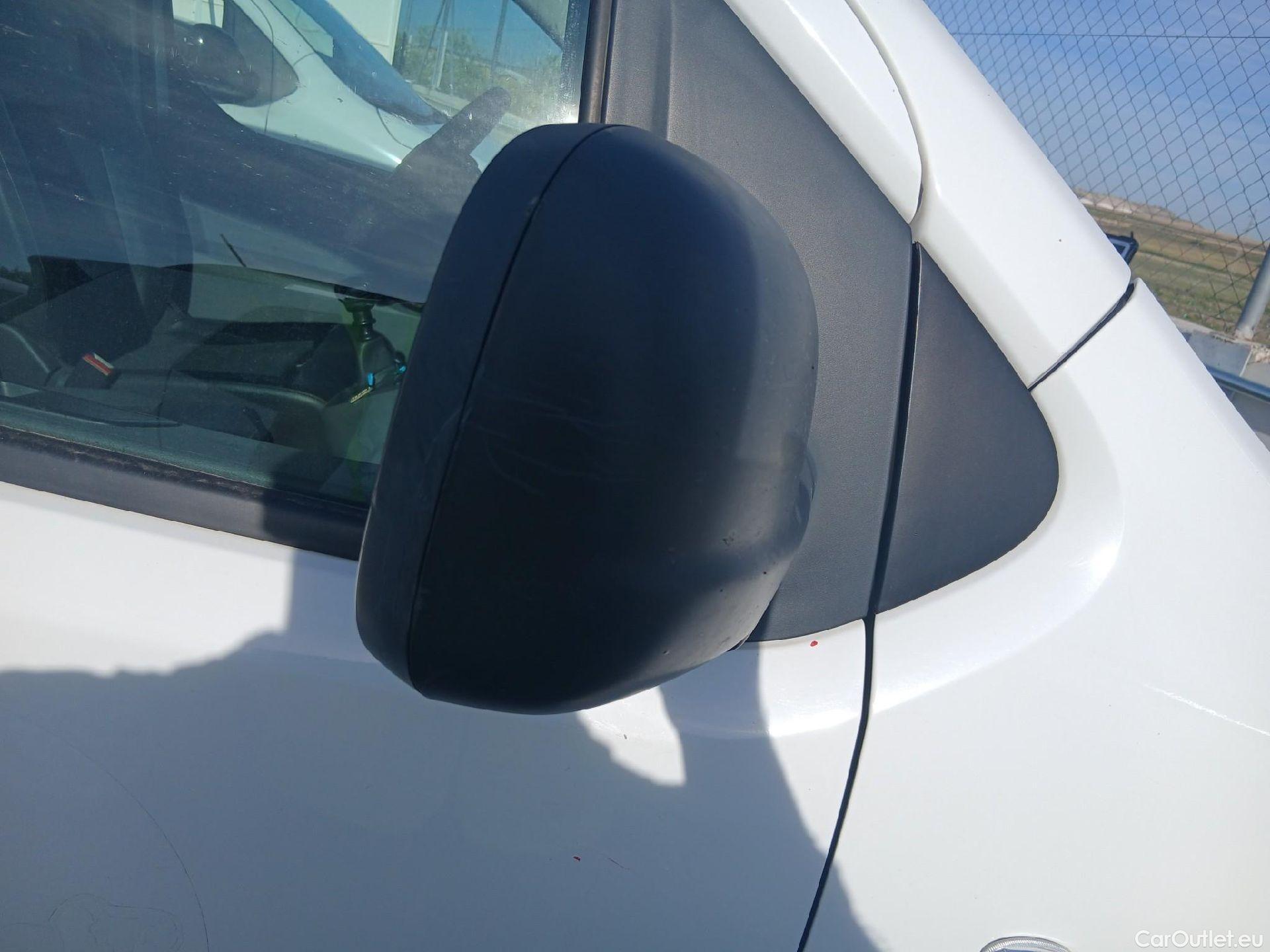  Peugeot  Expert PEUGEOT  / 2016 / 4P / furgón Furgón Pro BlueHDi 85KW (115CV) Standard #64