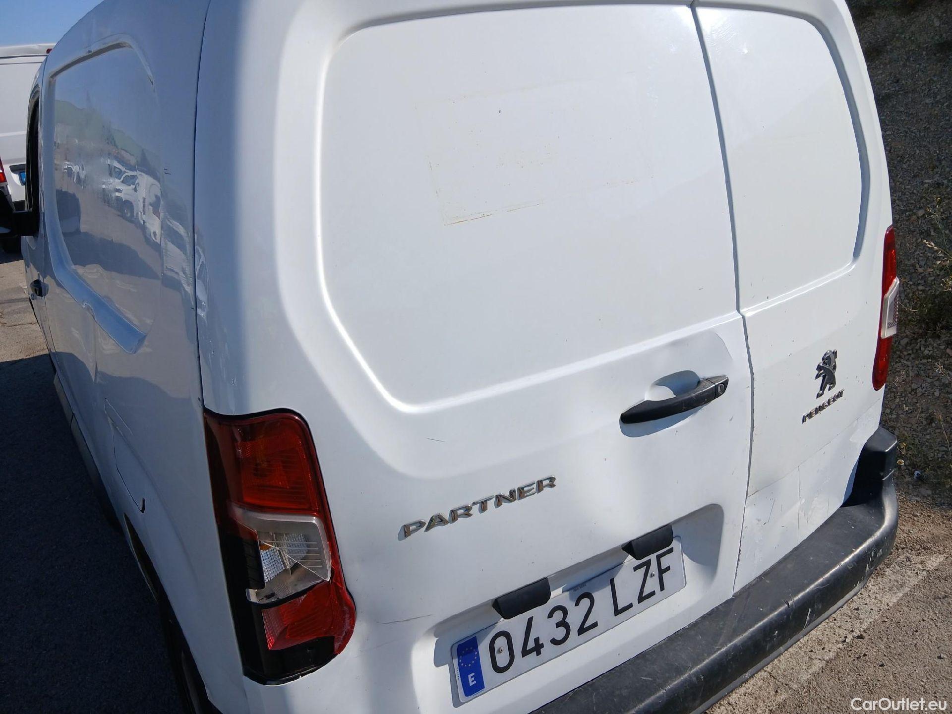  Peugeot  Partner PEUGEOT  / 2018 / 3P / furgón derivado de turismo Pro Standard 600kg BlueHDi 73kW #25
