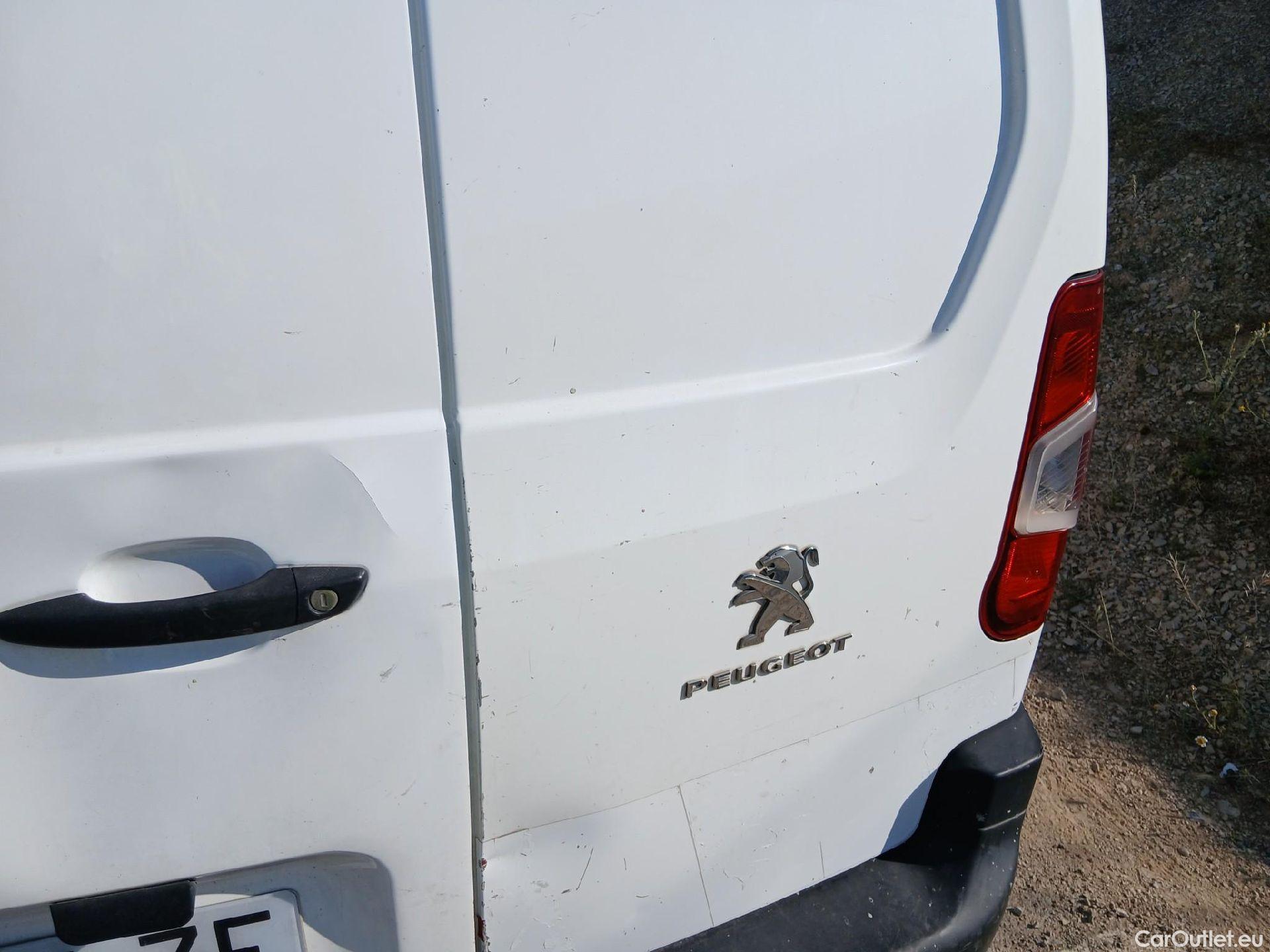 Peugeot  Partner PEUGEOT  / 2018 / 3P / furgón derivado de turismo Pro Standard 600kg BlueHDi 73kW #28