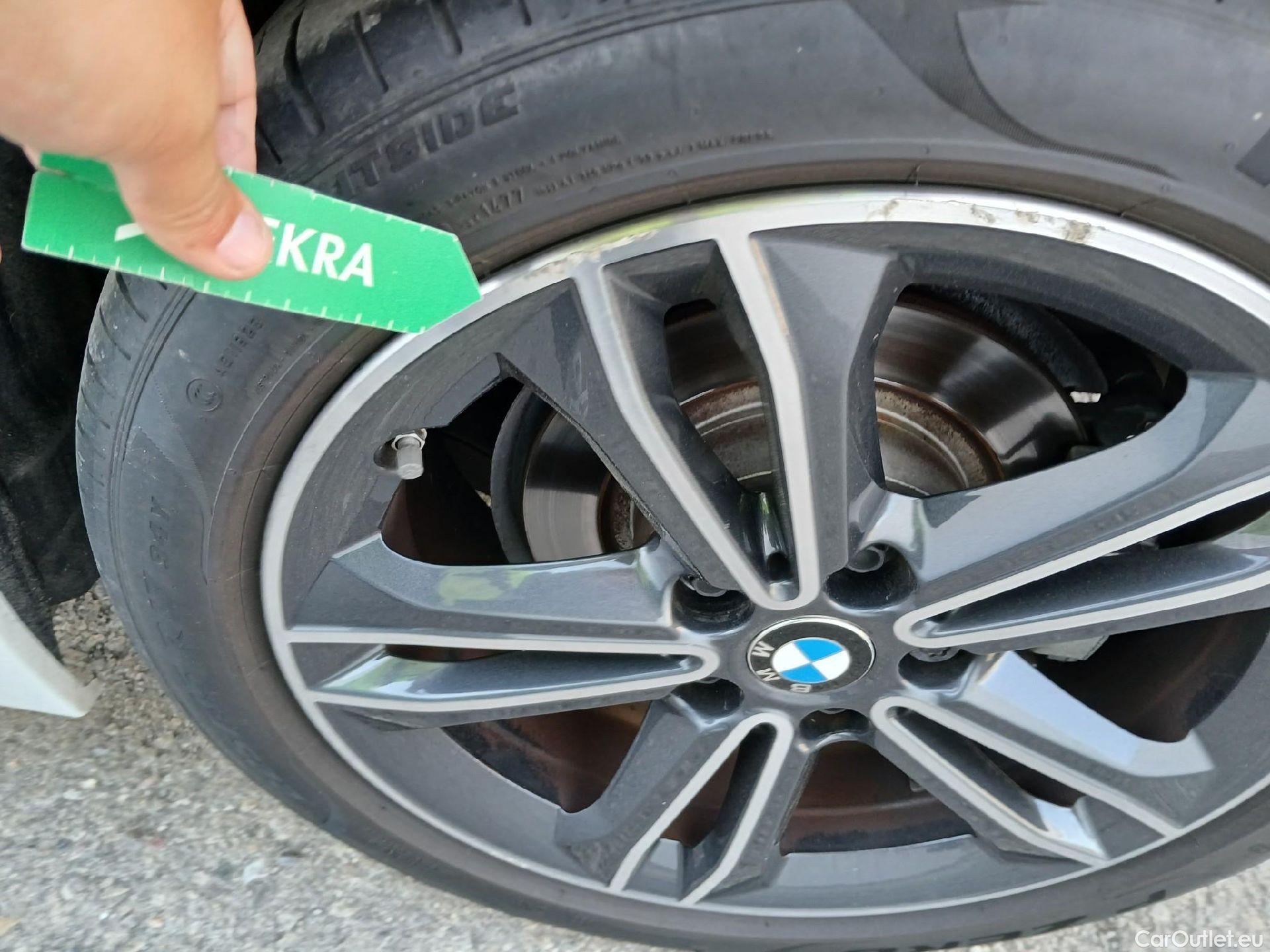 Bmw  Serie 1 BMW  / 2019 / 5P / berlina con portón 118d #24