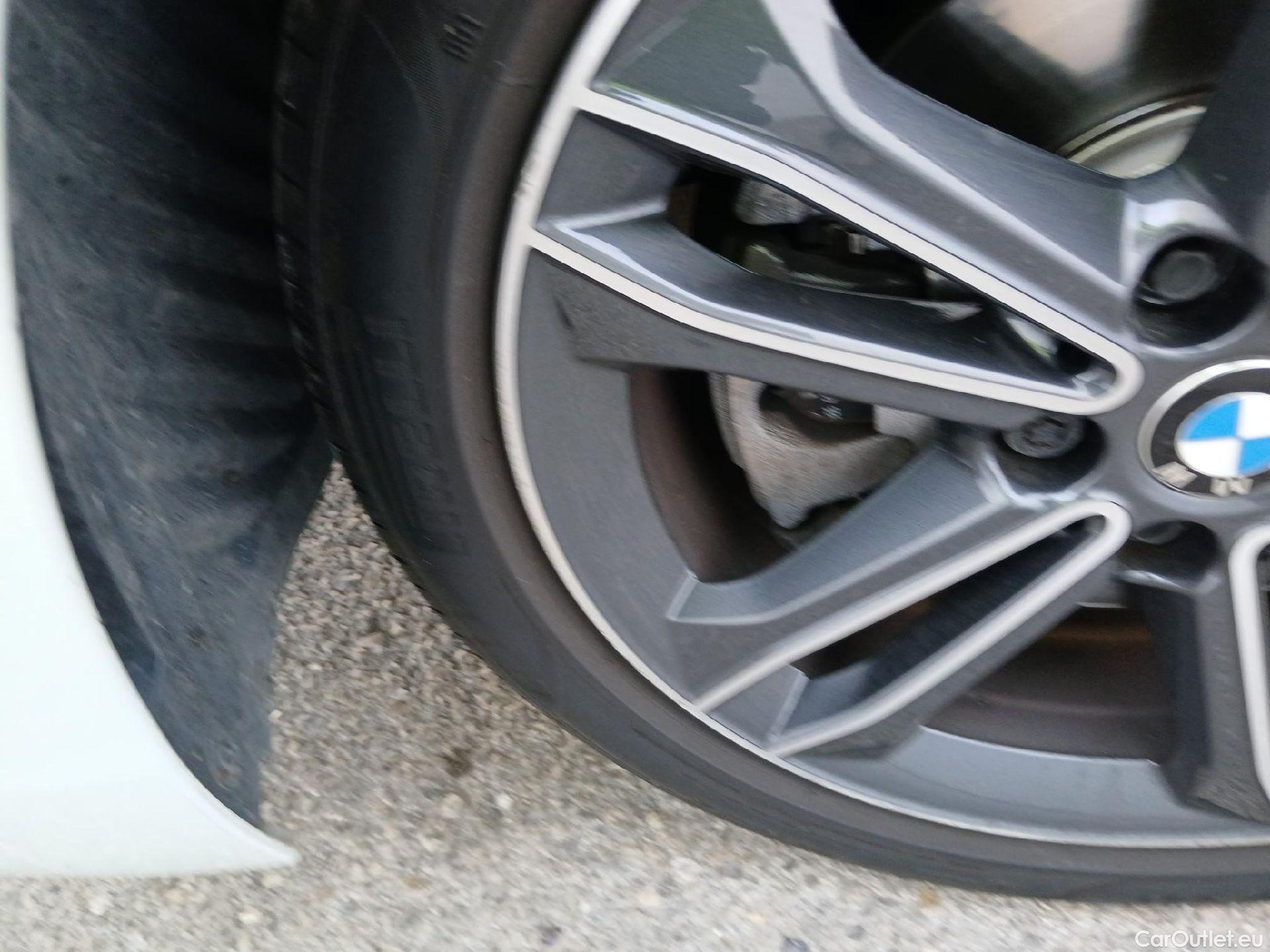  Bmw  Serie 1 BMW  / 2019 / 5P / berlina con portón 118d #16