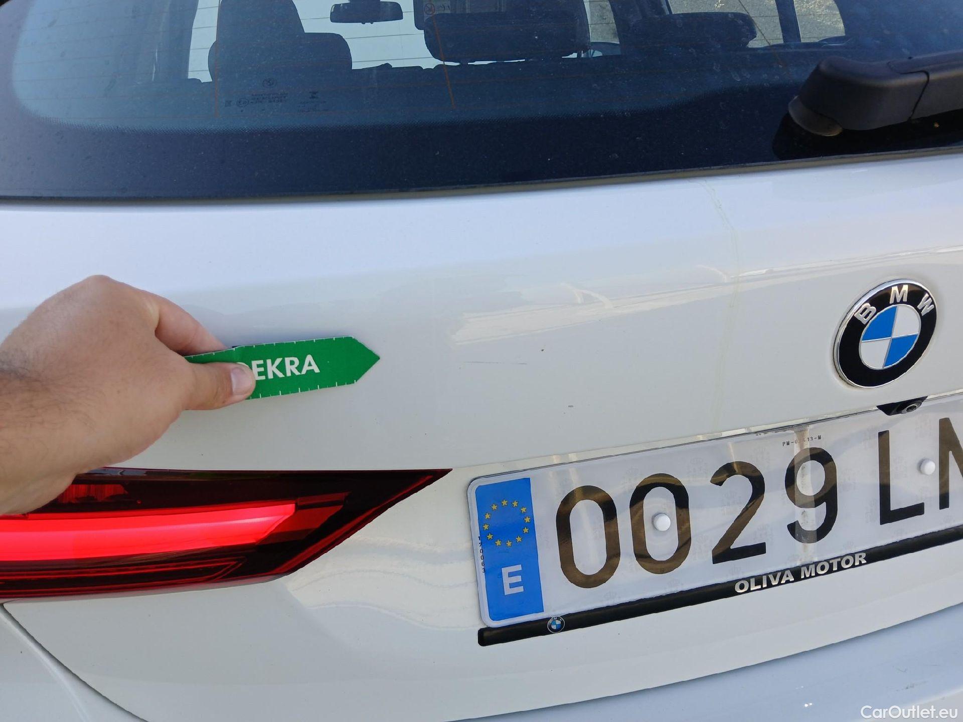  Bmw  Serie 1 BMW  / 2019 / 5P / berlina con portón 118d #30