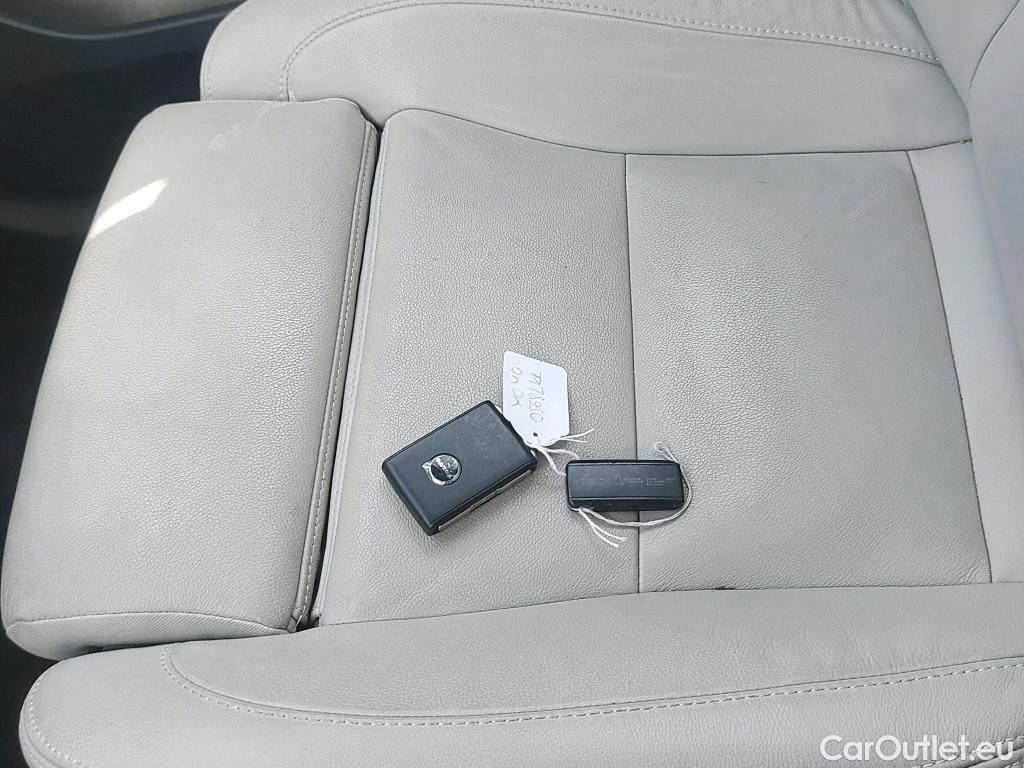  Volvo  XC 40 VOLVO XC40 todoterreno 1.5 T4 Twin Recharge Inscription Auto 180 CV  #25