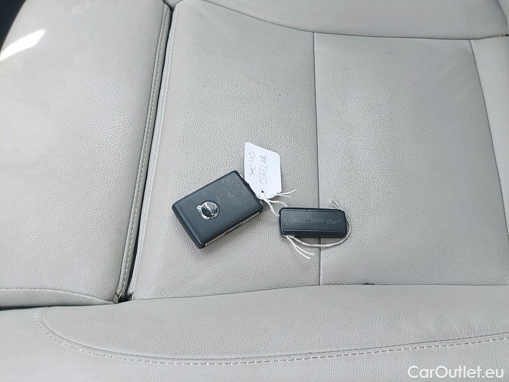  Volvo  XC 40 VOLVO XC40 todoterreno 1.5 T4 Twin Recharge Inscription Auto 180 CV  #3