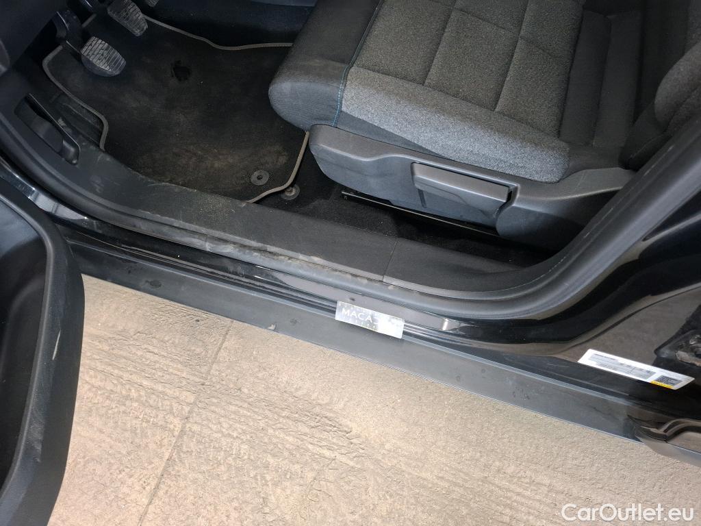  Citroen  C4 Cactus  Shine Business 1.2 PureTech 110CV BVM6 E6d #48