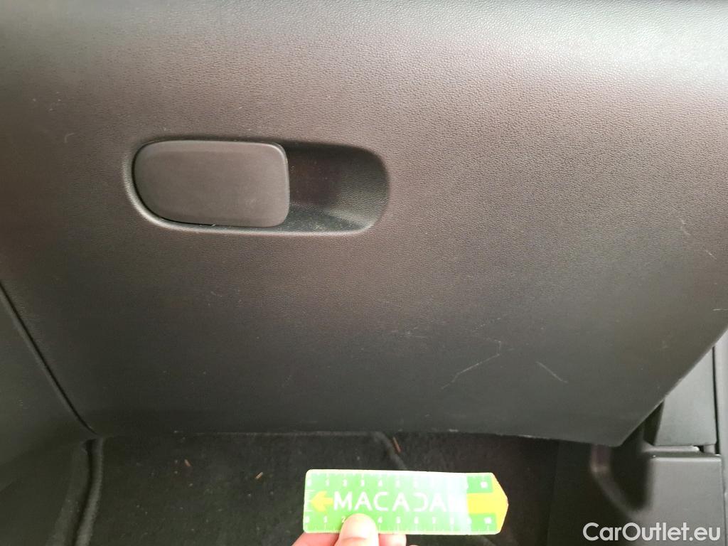  Citroen  C3  Shine Business 1.2 PureTech 110CV BVM6 E6d #50