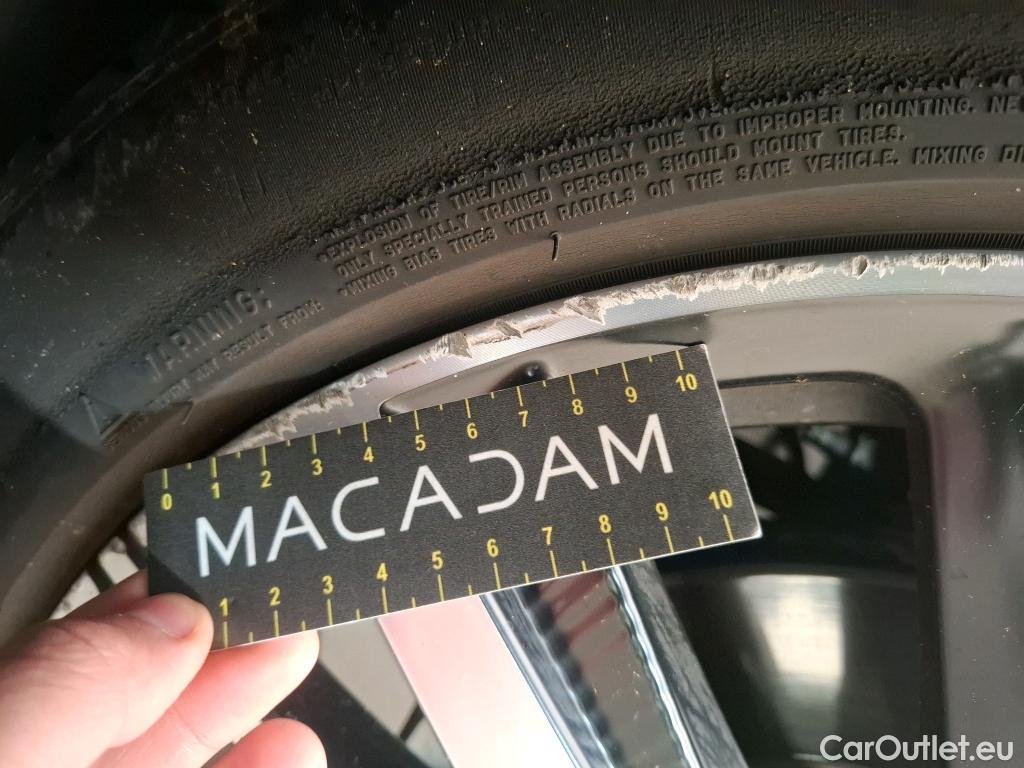  Peugeot  3008 PEUGEOT  / 2020 / 5P / SUV 1.6 HYBRID 225 E-EAT8 GT Pack #31