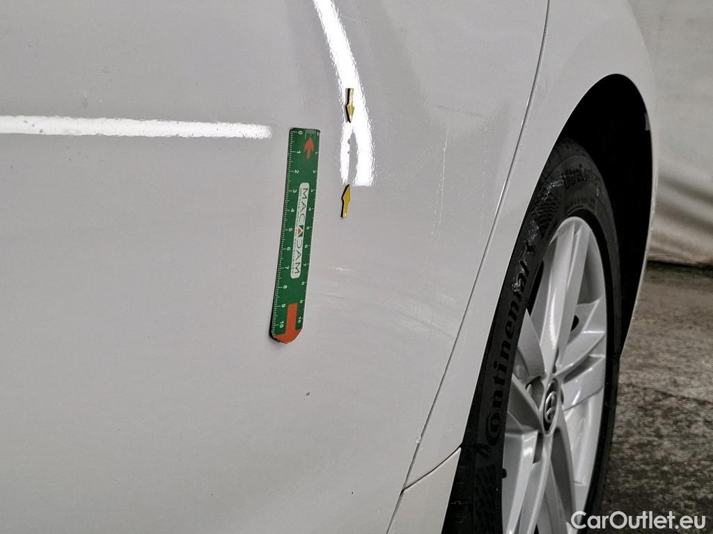  Toyota  Corolla TOYOTA  / 2018 / 5P / Berline Hybride 122h Dynamic Business Stage Acad #25