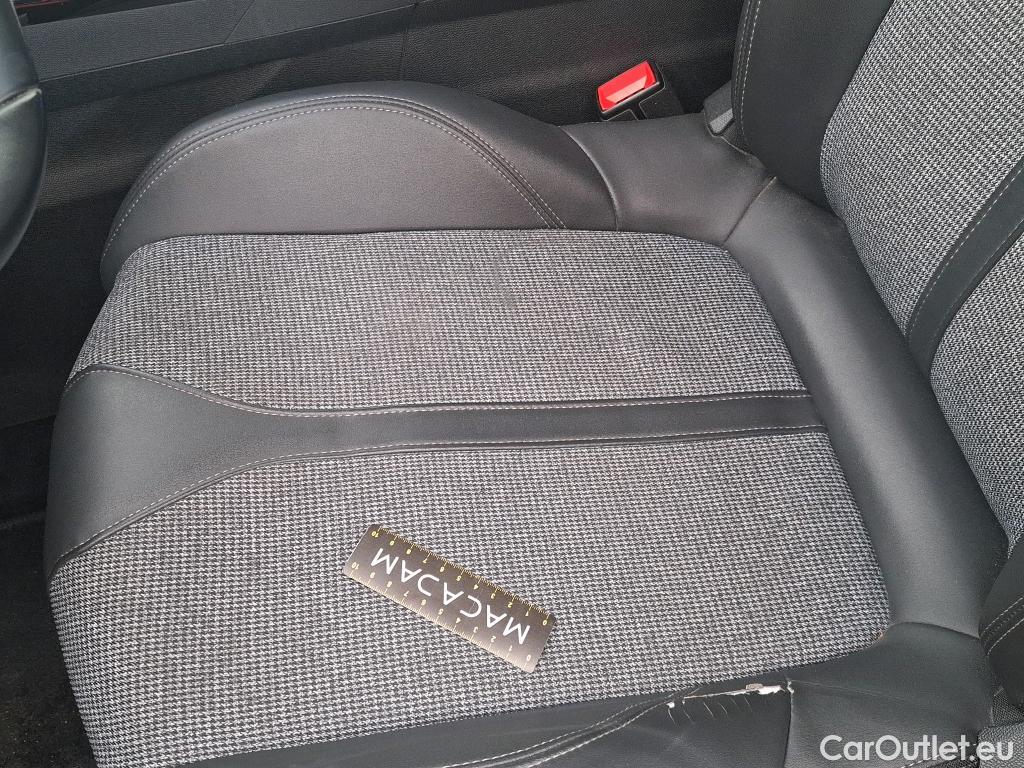  Peugeot  3008  Allure Business 1.2 PureTech 130CV BVA8 E6d #52