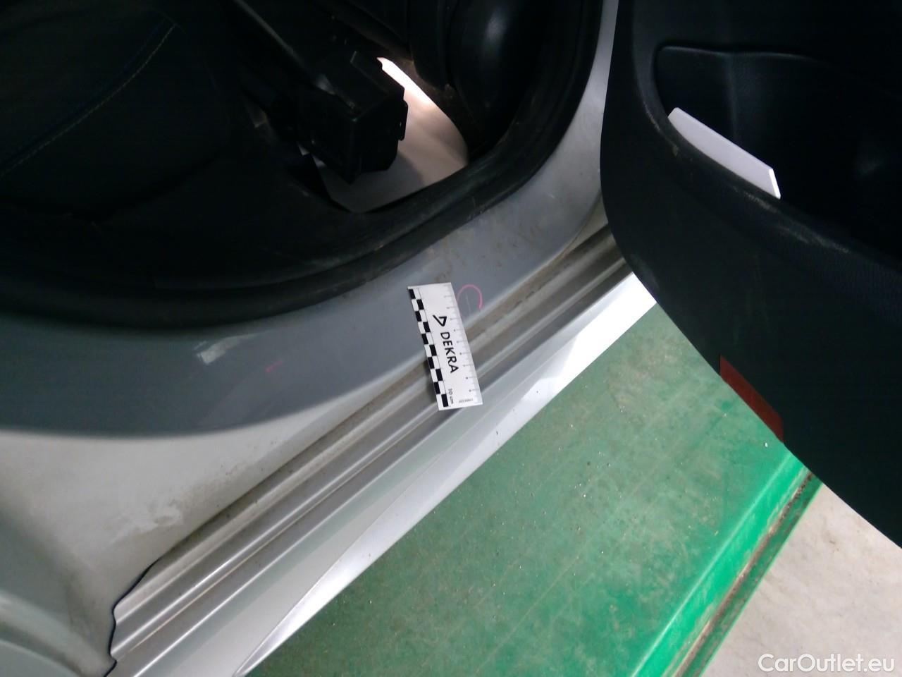  Mercedes  C-Klasse C 300e T SE Edition Aut #13