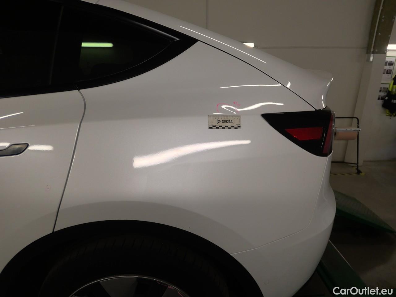  Tesla  Model Y  75kWh Long-Range AWD #18