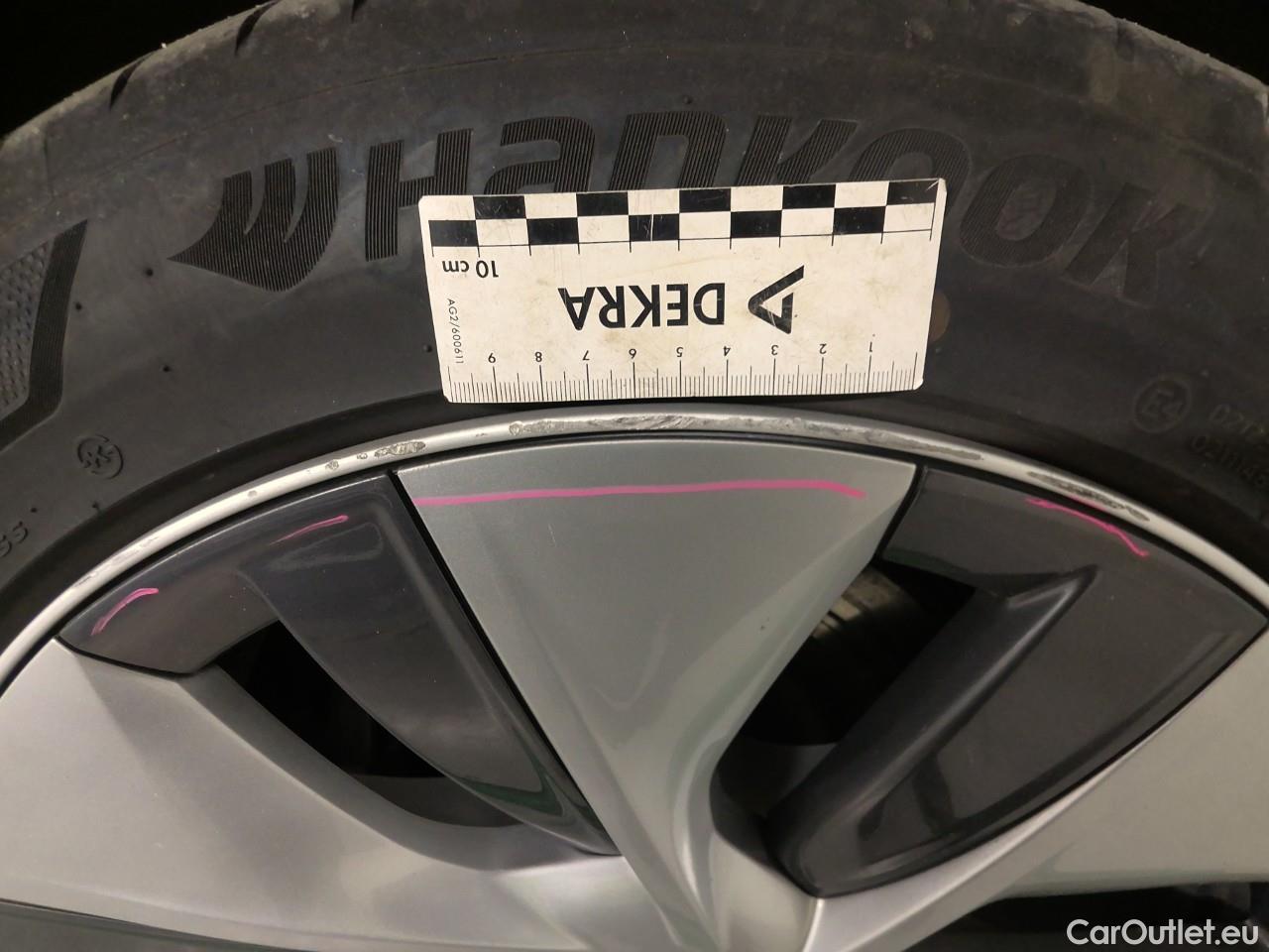  Tesla  Model Y  75kWh Long-Range AWD #10