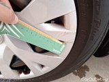  Toyota  Yaris TOYOTA  / 2017 / 5P / BERLINA 1.5 HYBRID BUSINESS #75