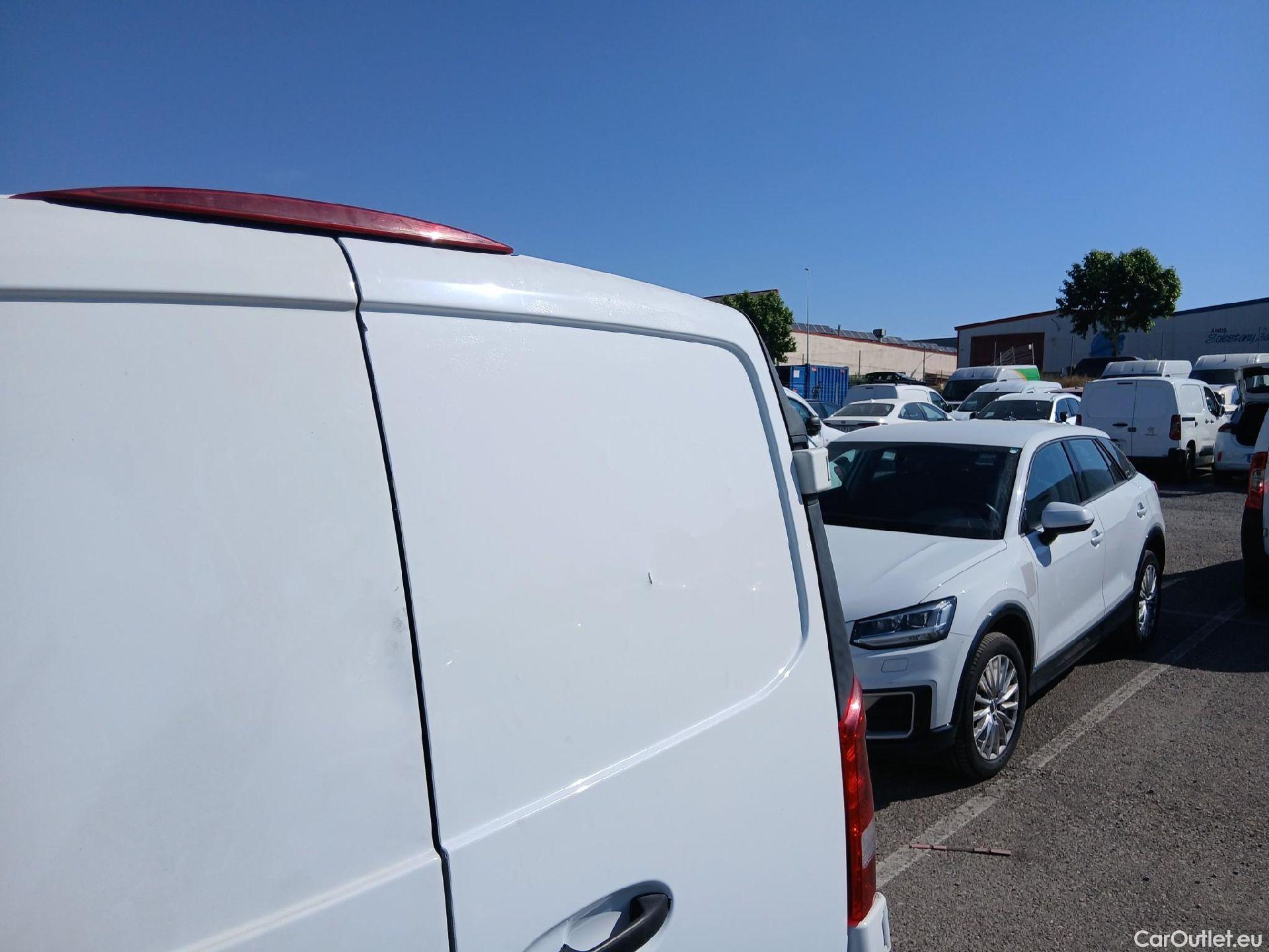  Mercedes  Vito MERCEDES-BENZ  / 2014 / 4P / furgón 114CDI TD 100kW furgón Pro compacta #24
