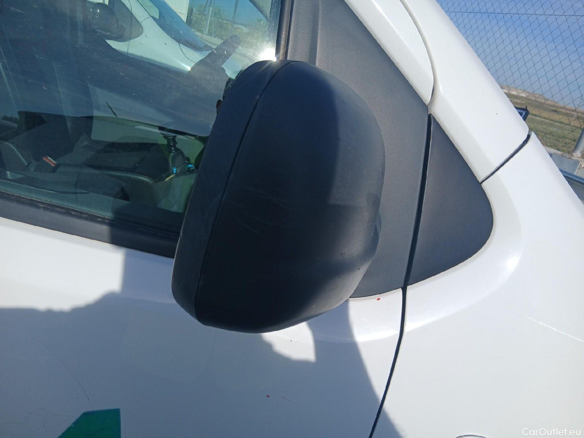  Peugeot  Expert PEUGEOT  / 2016 / 4P / furgón Furgón Pro BlueHDi 85KW (115CV) Standard #63