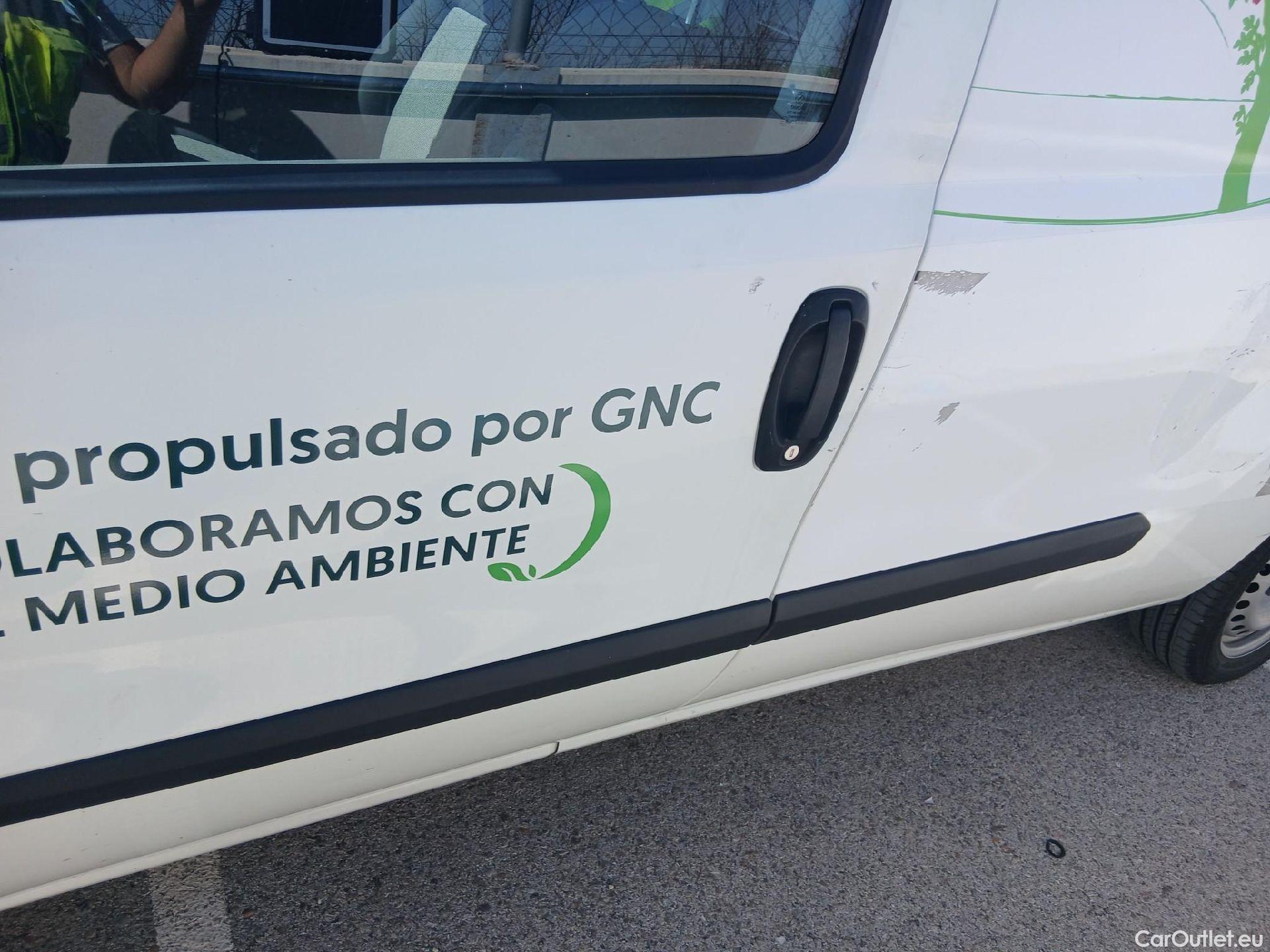  Fiat  Doblo FIAT Doblò Cargo/2015/4P/furgón derivado de turismo Cargo Maxi Base Plus 1.4 Tjet 89kW GNC #20