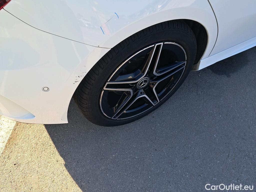  Mercedes  A-Klasse MERCEDES-BENZ Clase A / 2018 / 5P / berlina con portón A 200 #1