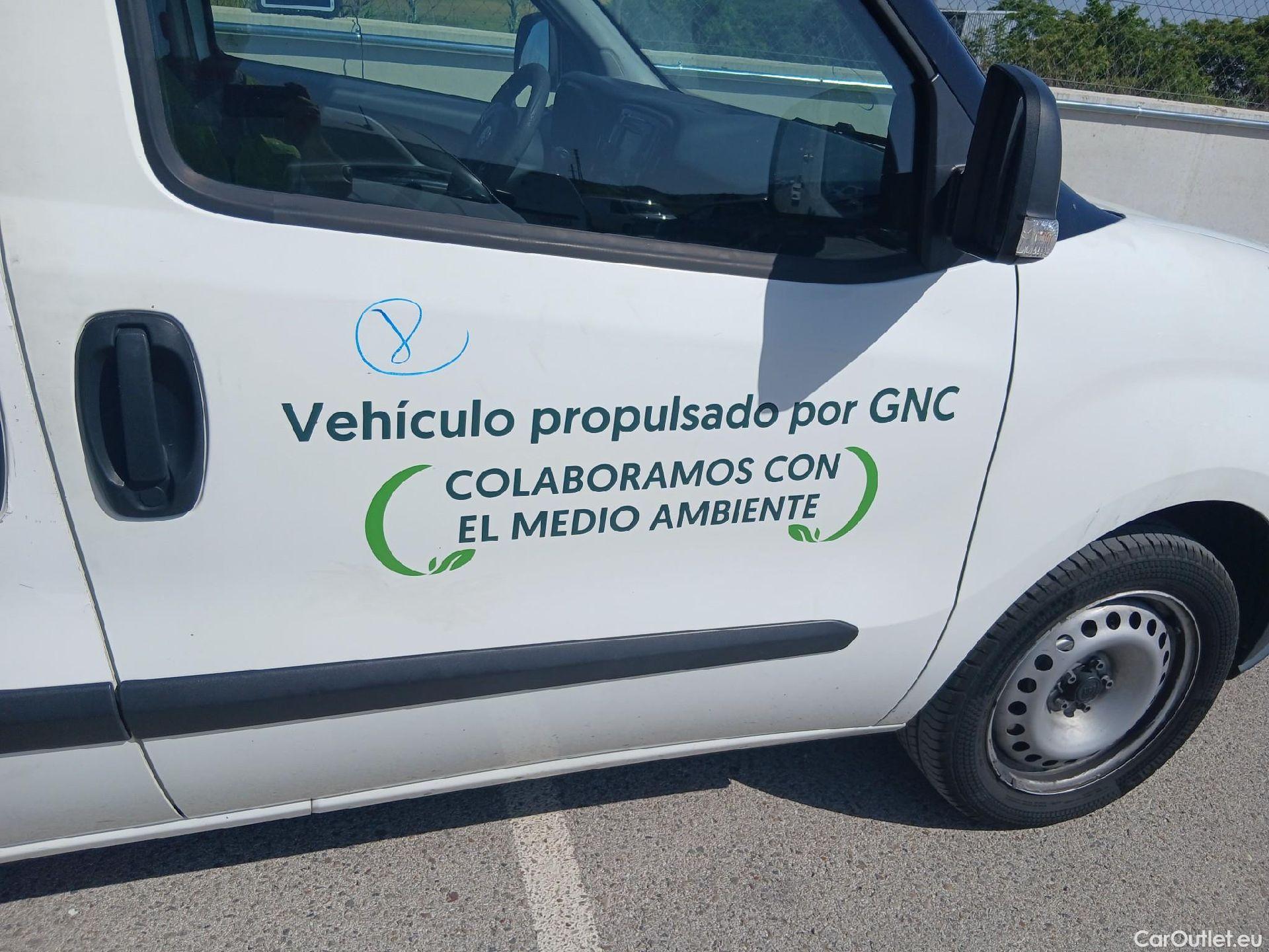  Fiat  Doblo FIAT Doblò Cargo/2015/4P/furgón derivado de turismo Cargo Maxi Base Plus 1.4 Tjet 89kW GNC #33