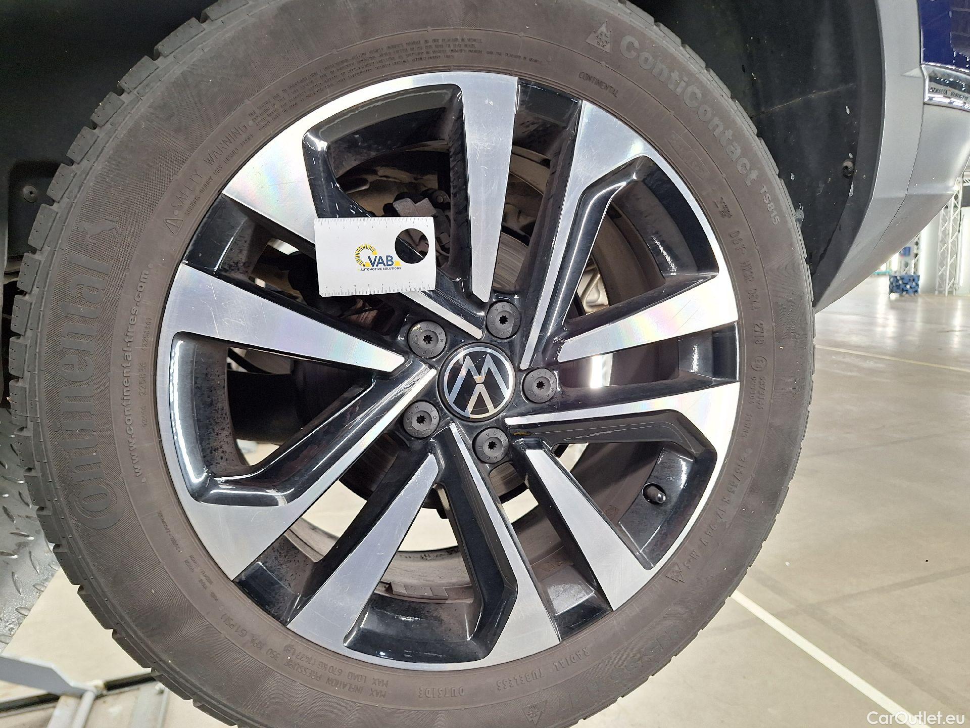  Volkswagen  T-ROC VW,  '17, Volkswagen  1.0 TSI United 5d #35