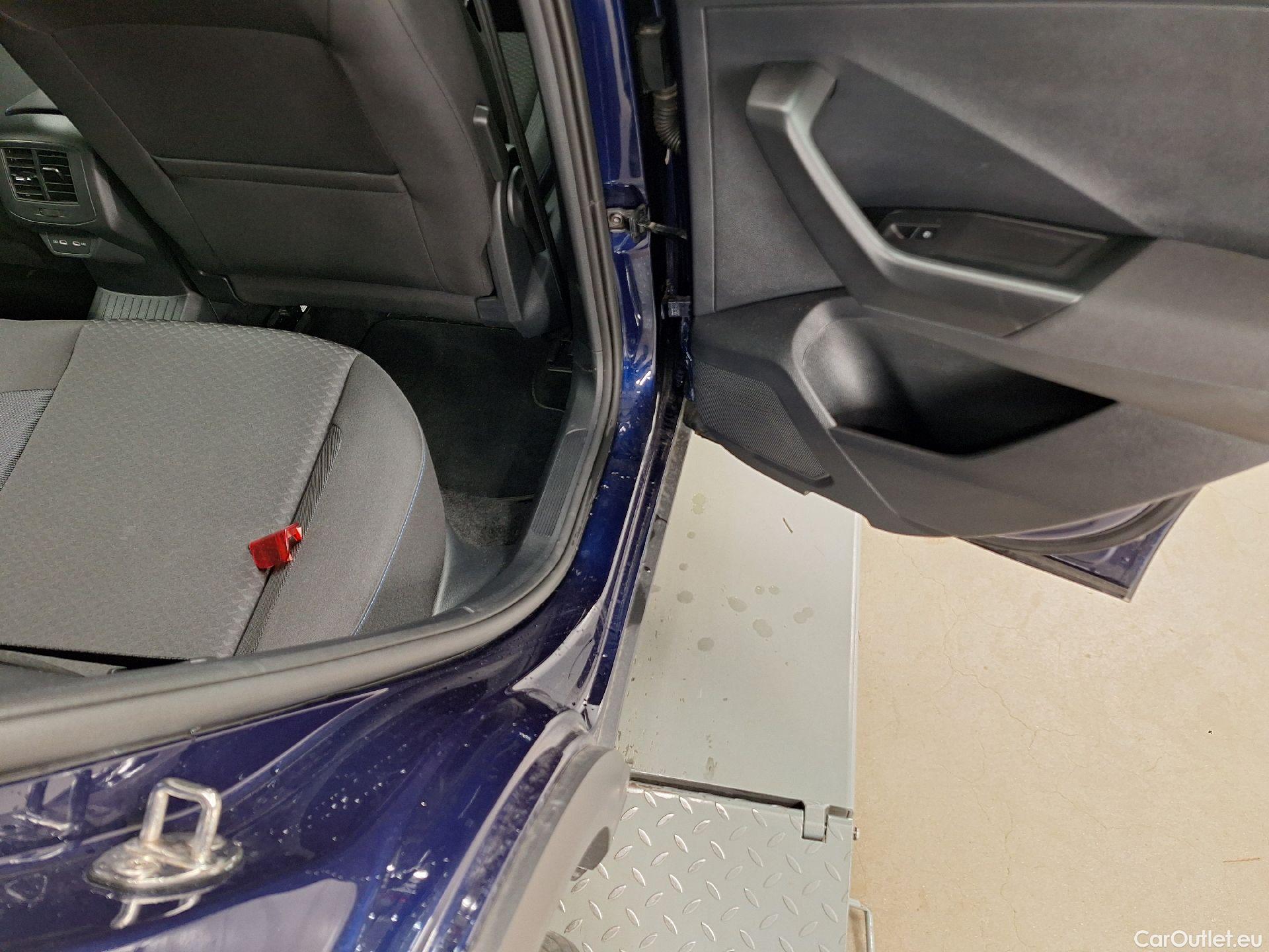  Volkswagen  T-ROC VW,  '17, Volkswagen  1.0 TSI United 5d #18