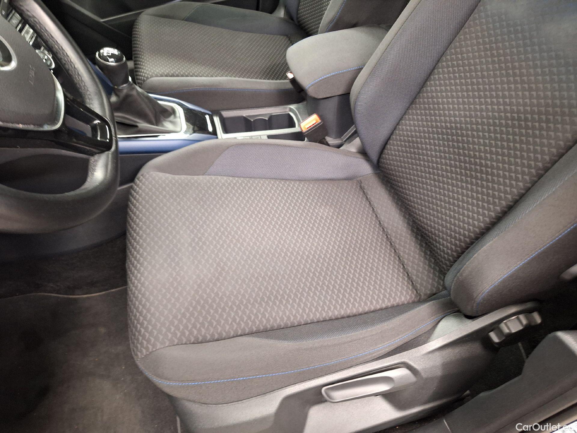  Volkswagen  T-ROC VW,  '17, Volkswagen  1.0 TSI United 5d #7