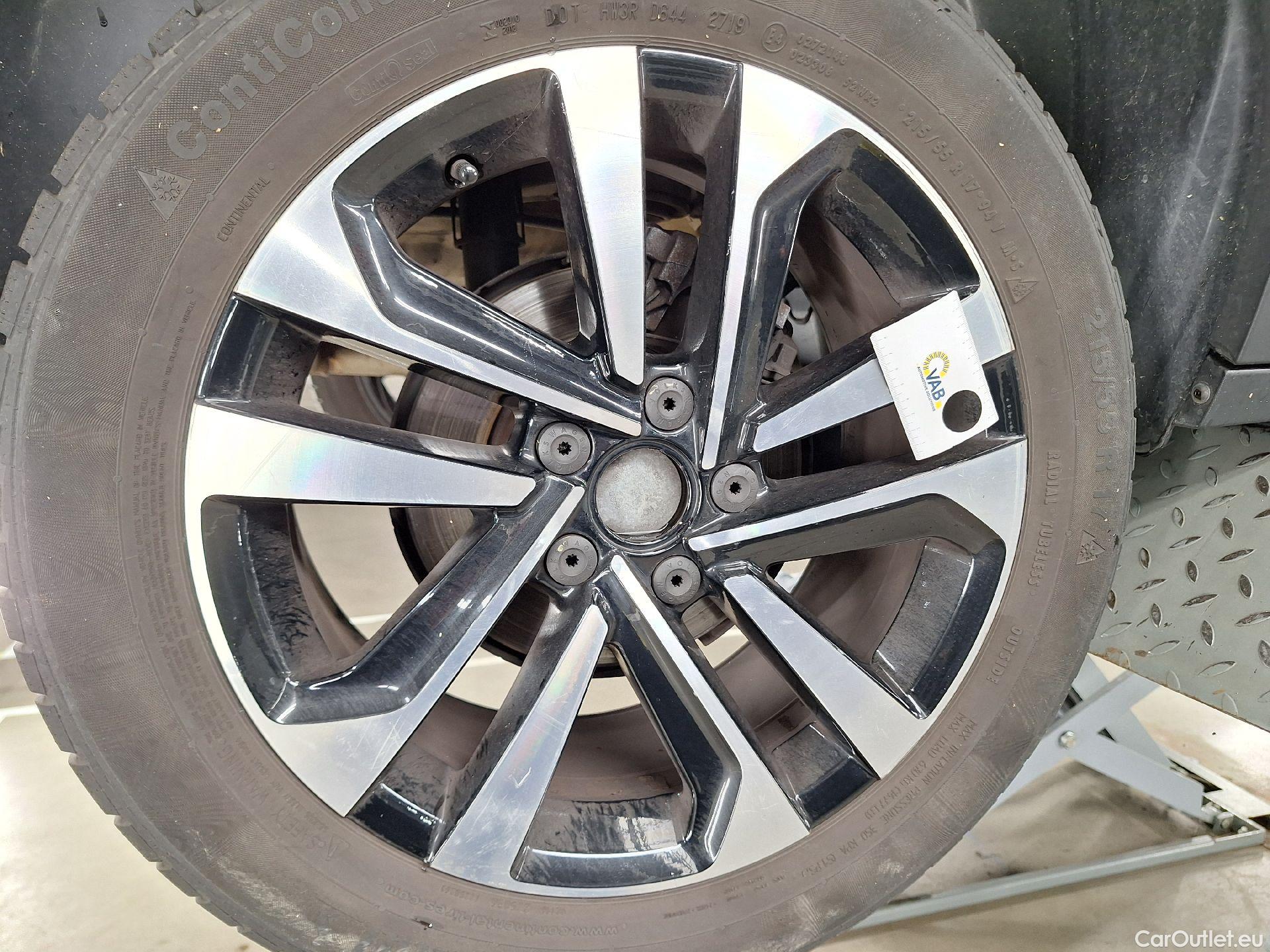  Volkswagen  T-ROC VW,  '17, Volkswagen  1.0 TSI United 5d #38
