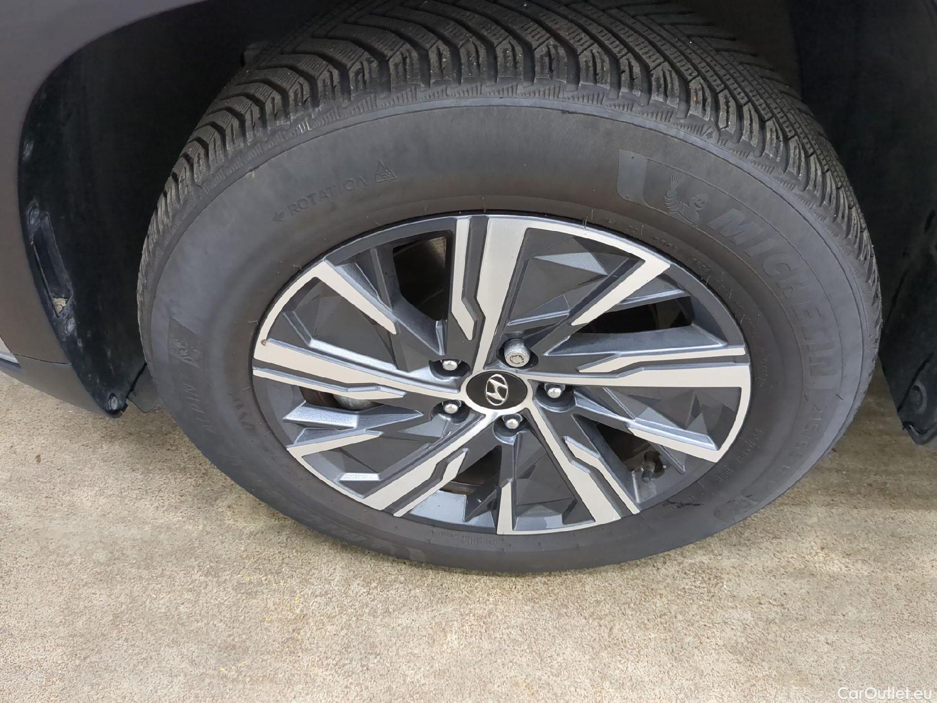  Hyundai  Tucson HYUNDAI  / 2020 / 5P / SUV 1.6 HYBRID 230 BUSINESS #4