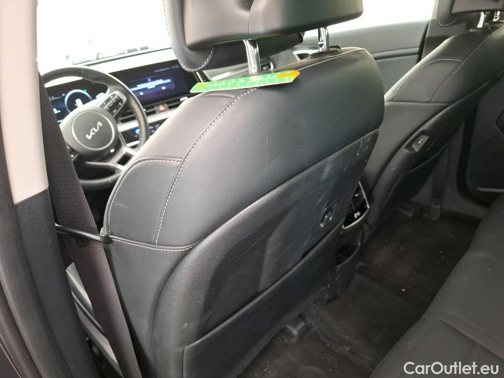  KIA  Sportage KIA  / 2021 / 5P / SUV 1.6 T-GDI 265 PHEV AUTO 4WD DESIGN #26