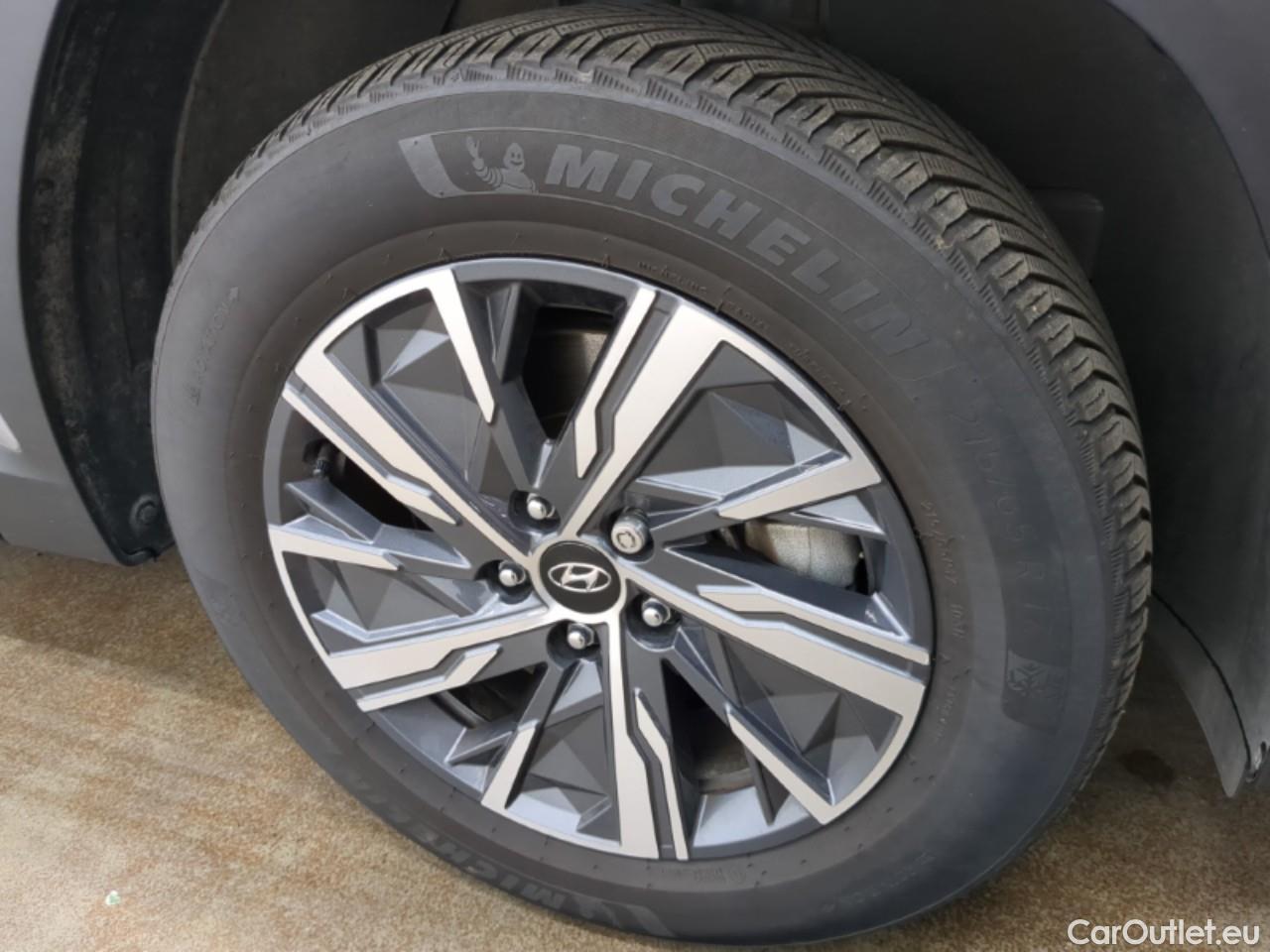  Hyundai  Tucson HYUNDAI  / 2020 / 5P / SUV 1.6 HYBRID 230 BUSINESS #3