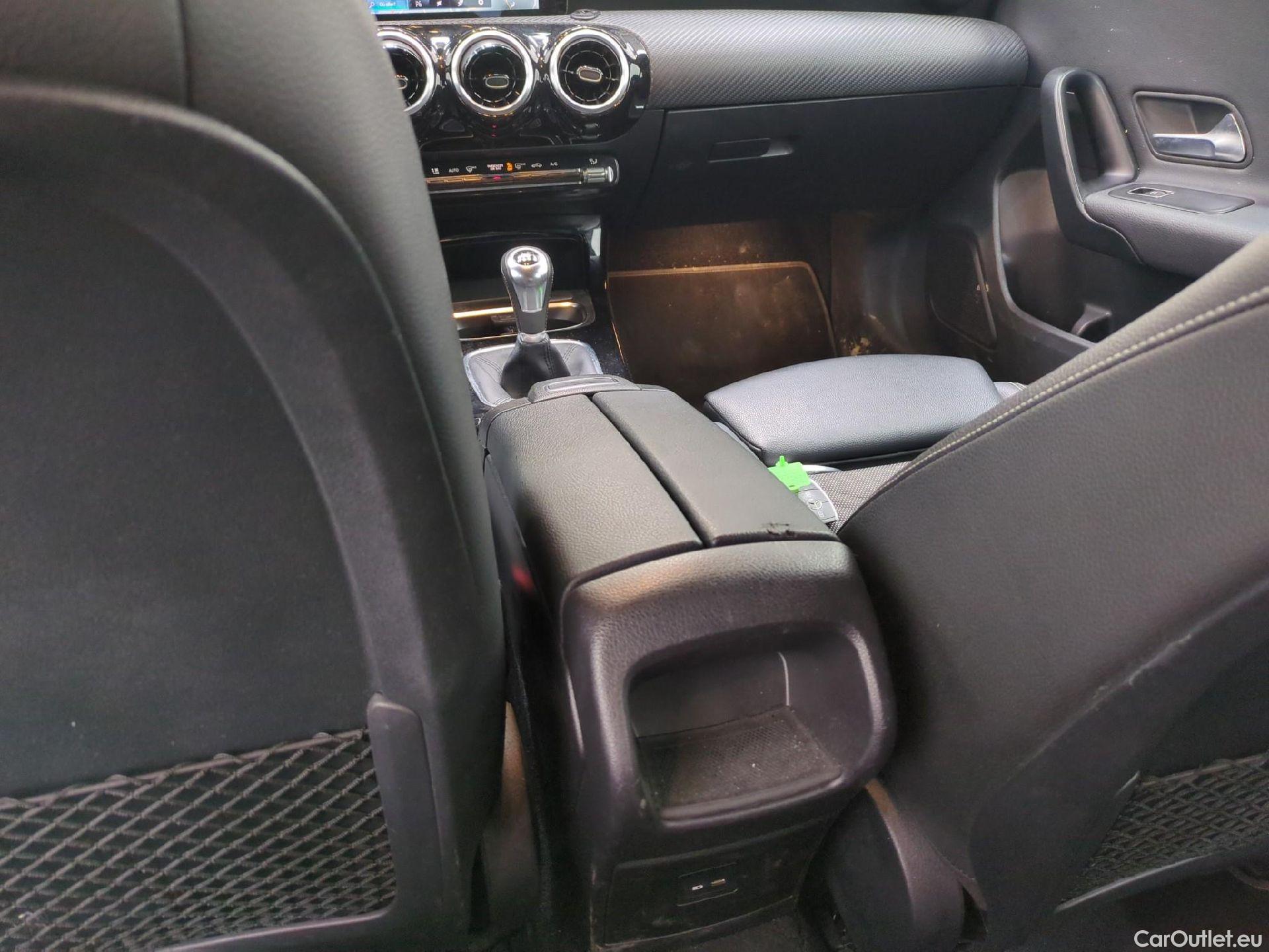  Mercedes  A-Klasse MERCEDES-BENZ Classe A Compact / 2018 / 5P / Berline A 180 d Business Line #6